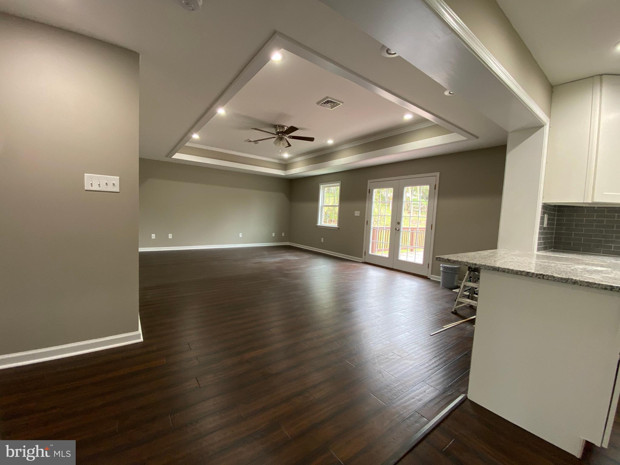 LAKERIDGE - Residential