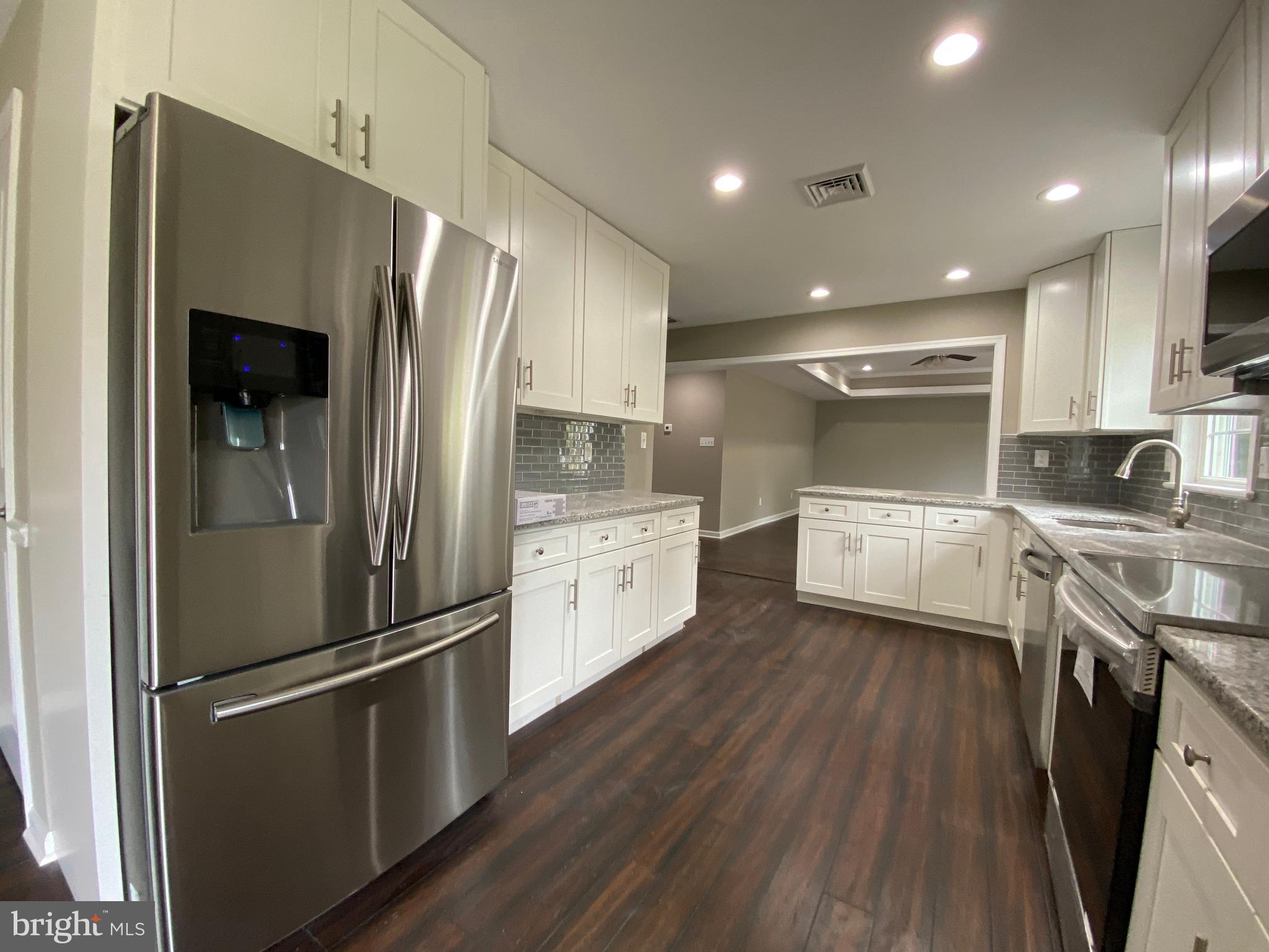 LAKERIDGE - Residential