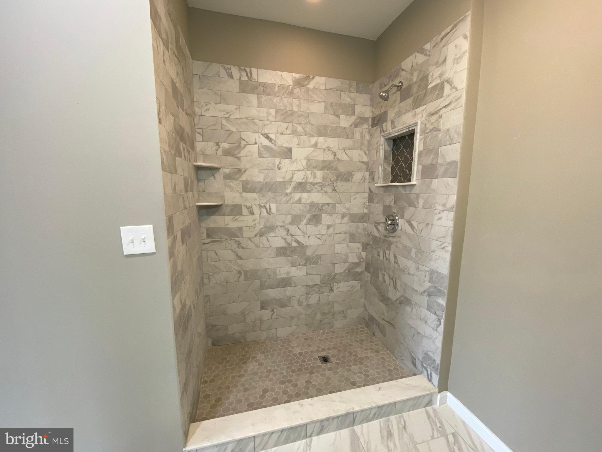 LAKERIDGE - Residential