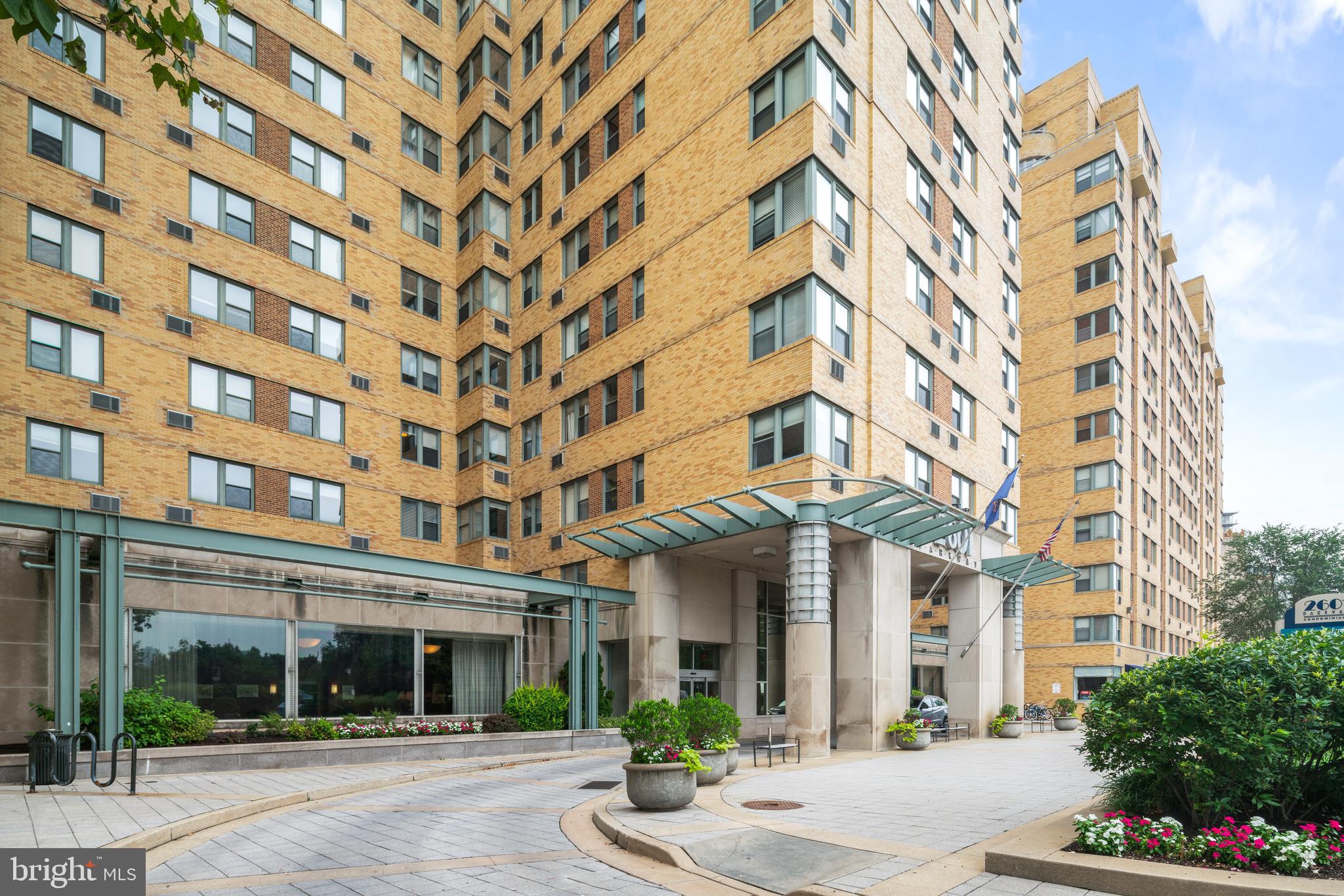 ART MUSEUM AREA - Residential Lease