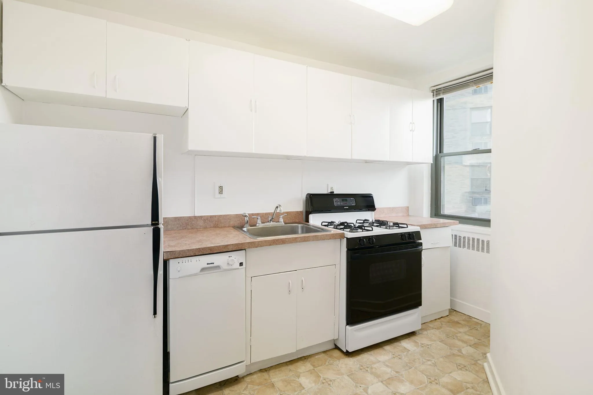 Philadelphia, Pennsylvania 19130, United States, 2 Bedrooms Bedrooms, ,1 BathroomBathrooms,Residential,Active,212913