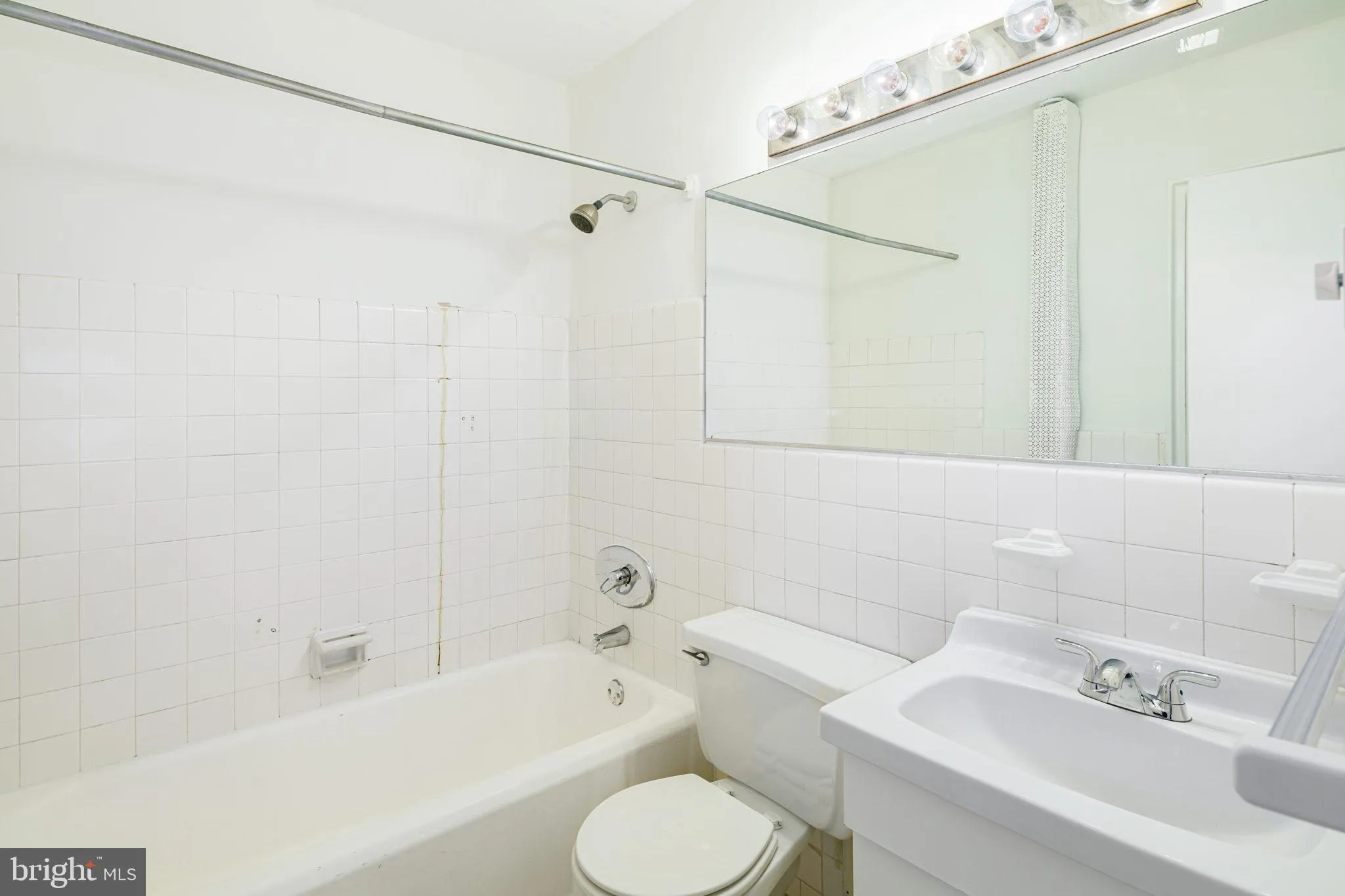 Philadelphia, Pennsylvania 19130, United States, 2 Bedrooms Bedrooms, ,1 BathroomBathrooms,Residential,Active,212913