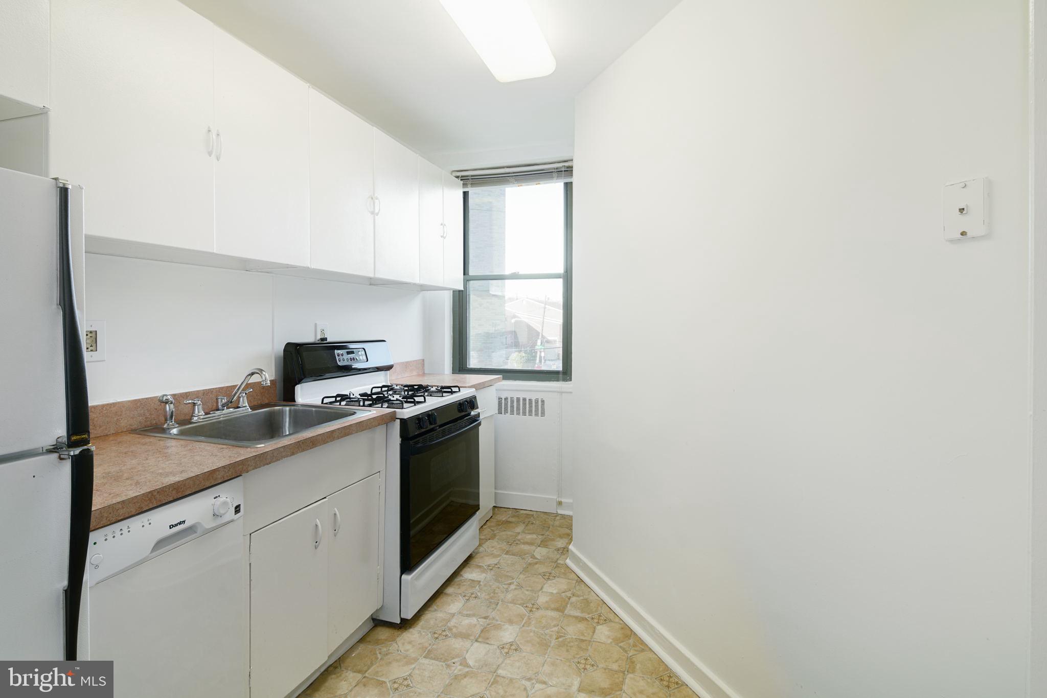 ART MUSEUM AREA - Residential Lease