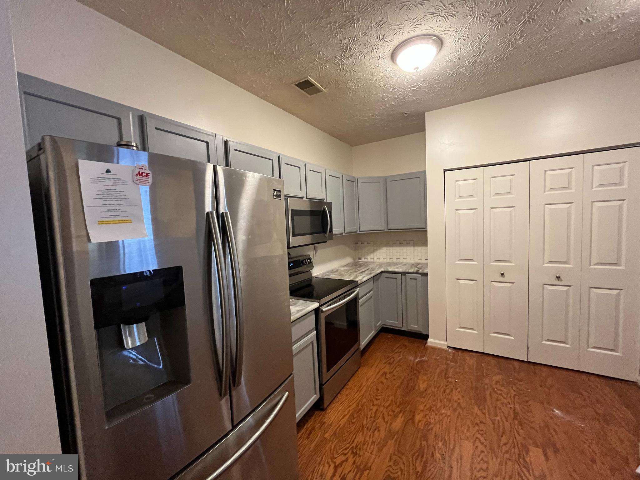 PINEY ORCHARD - Residential Lease