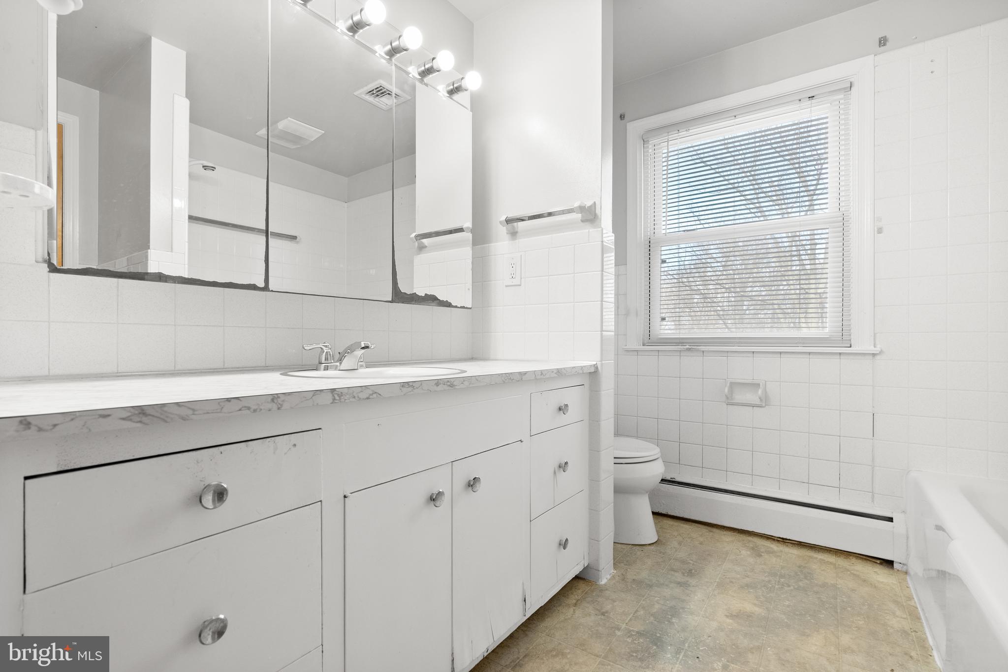 ELLIS WOOD ESTS - Residential