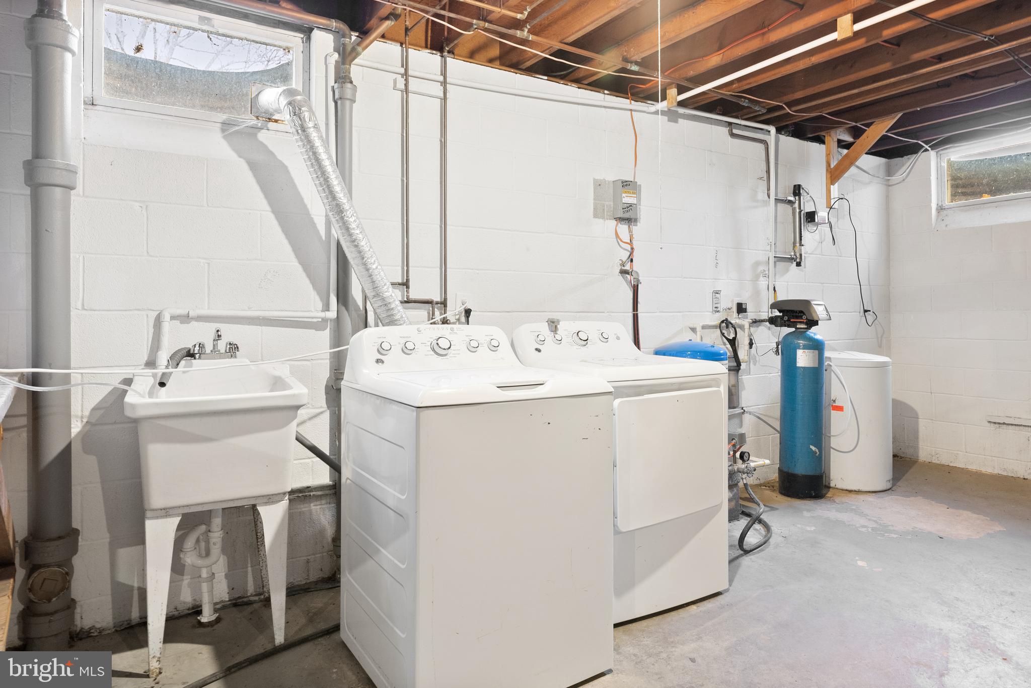 ELLIS WOOD ESTS - Residential