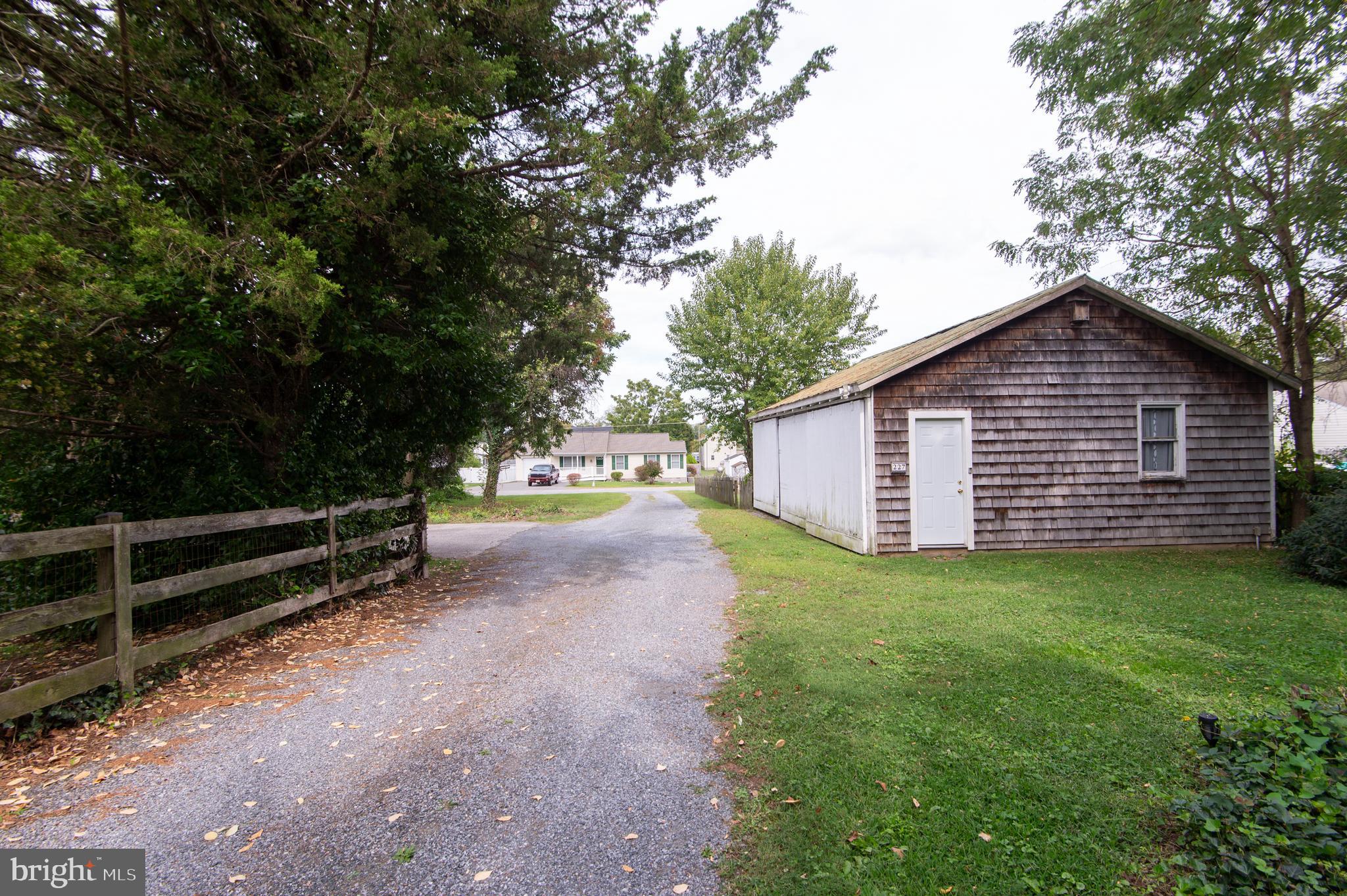 CENTREVILLE - Residential