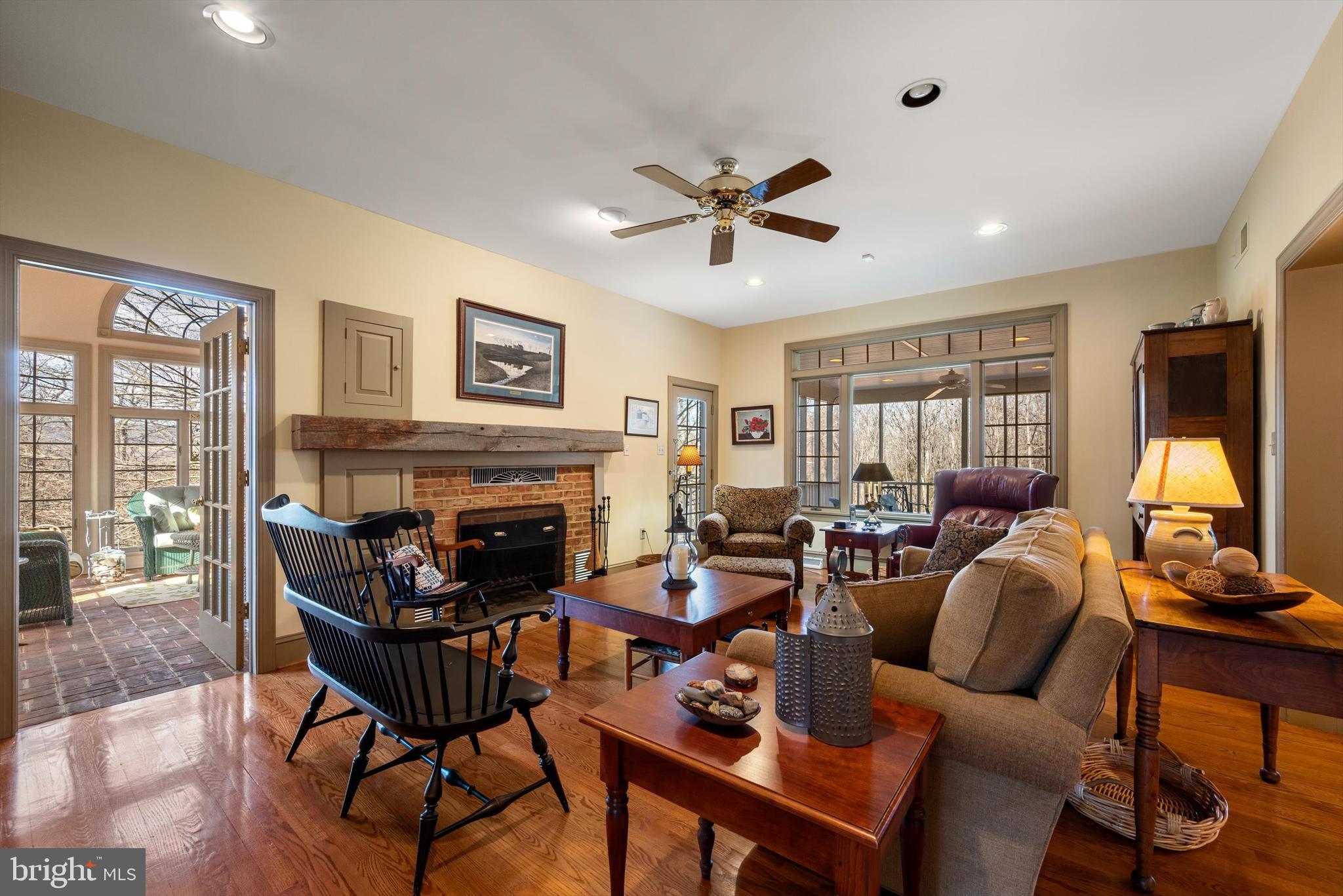 LONGVIEW ACRES - Residential