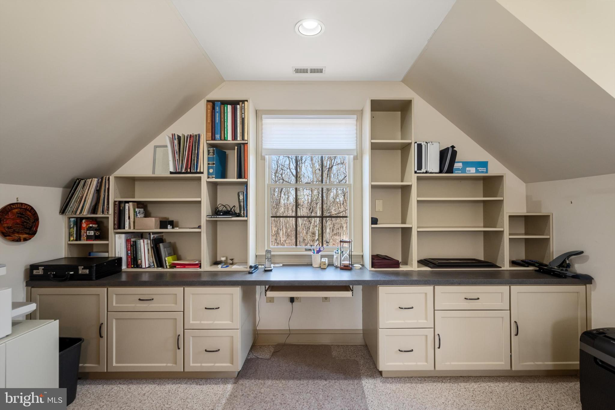 LONGVIEW ACRES - Residential