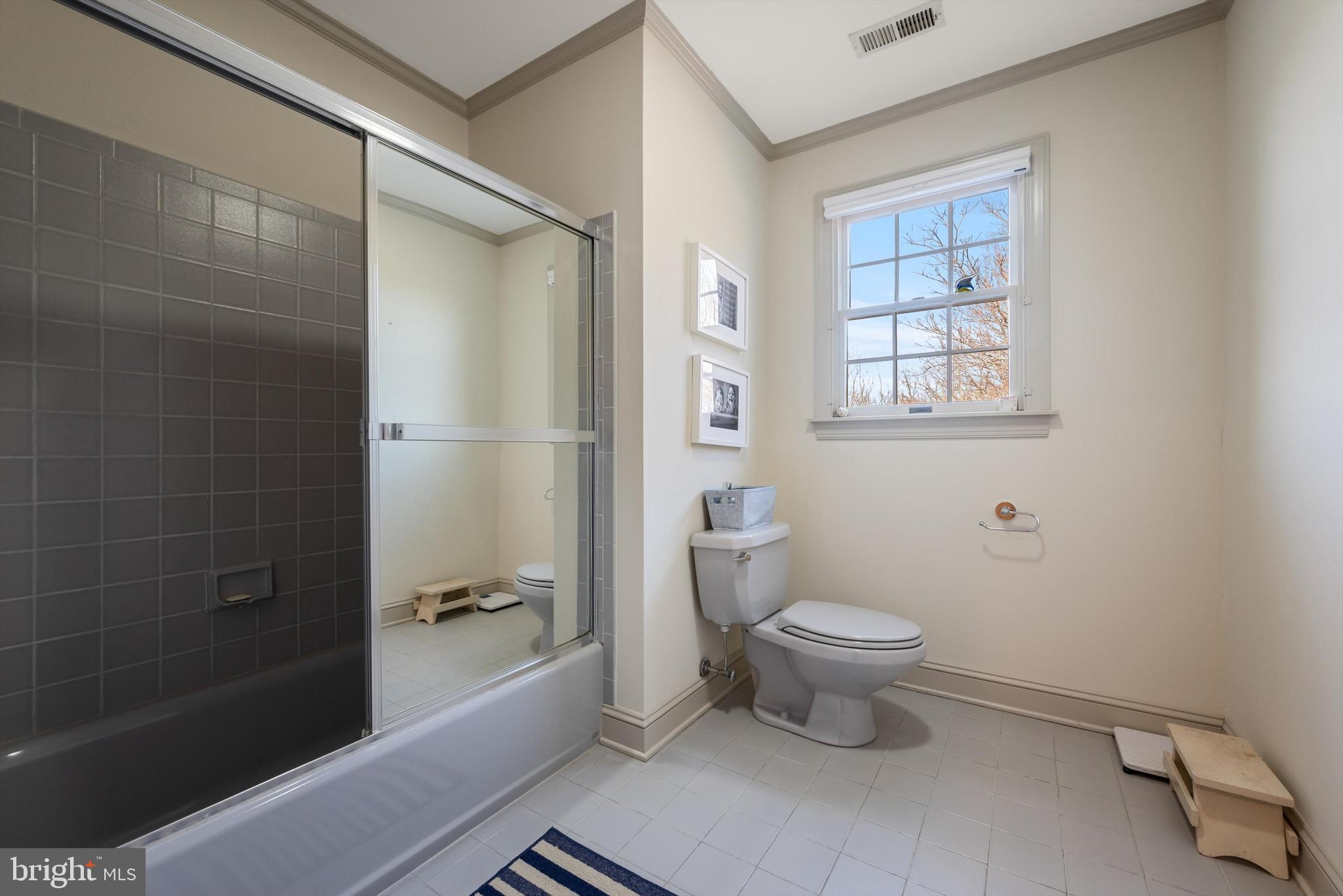 LONGVIEW ACRES - Residential