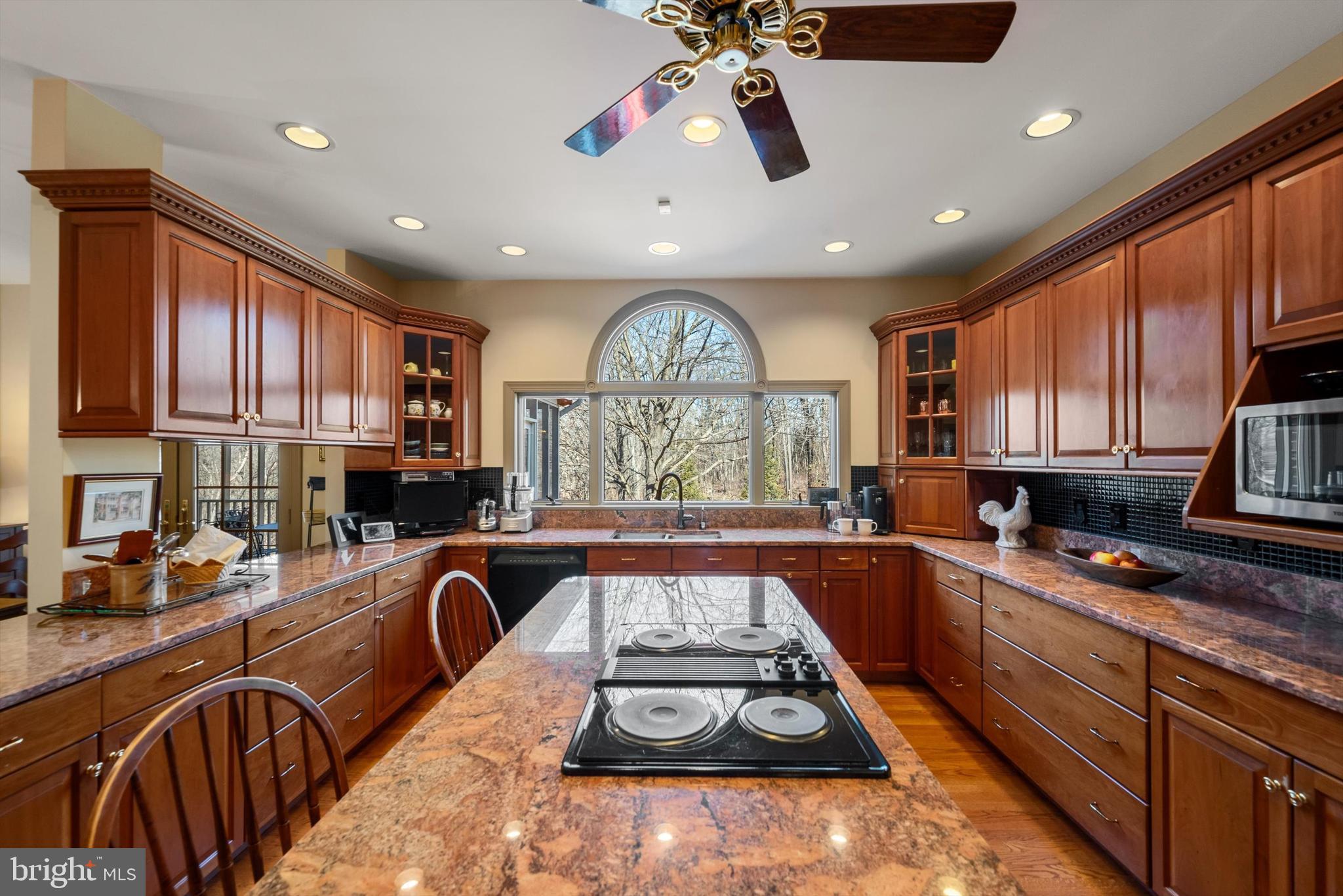 LONGVIEW ACRES - Residential