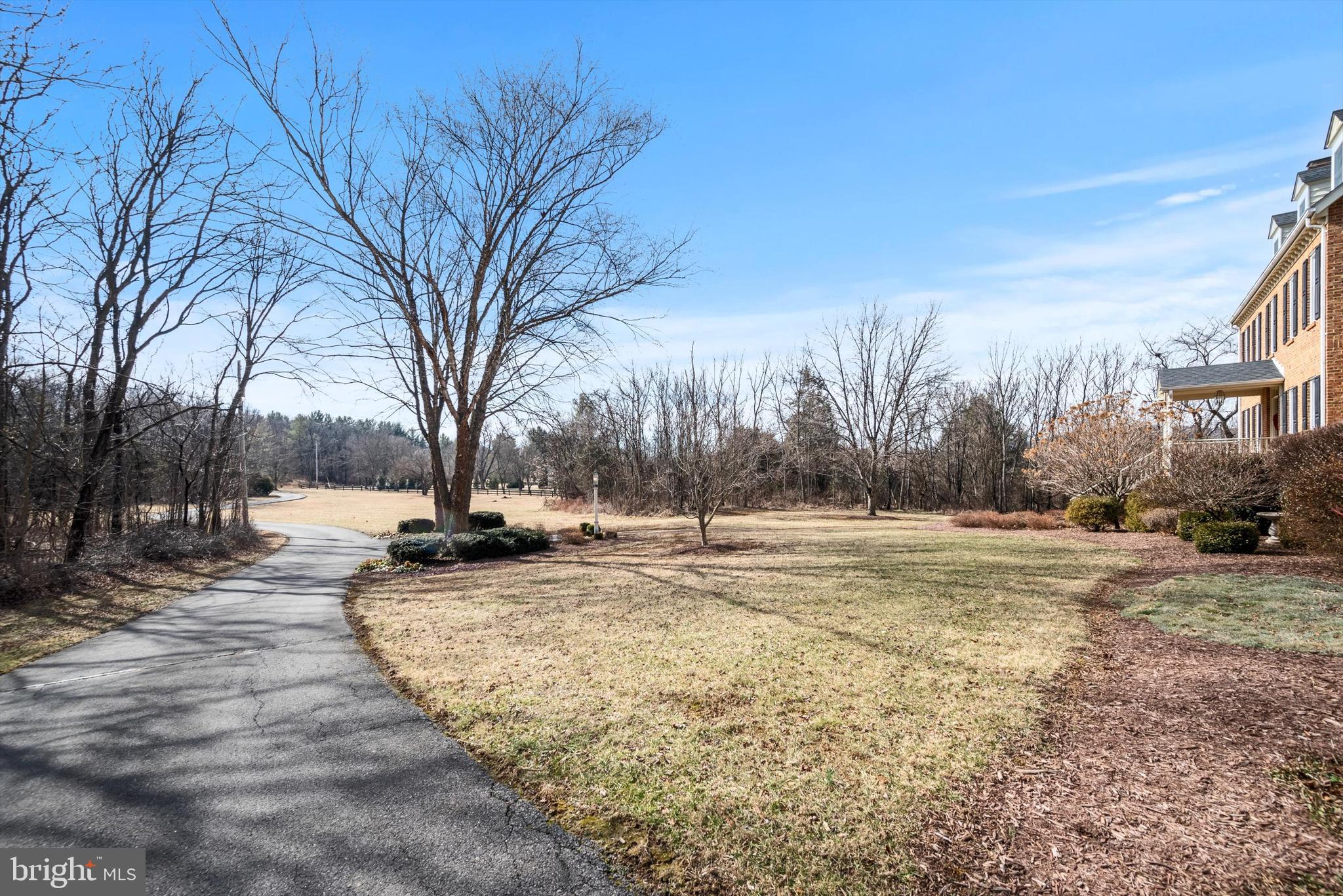 LONGVIEW ACRES - Residential