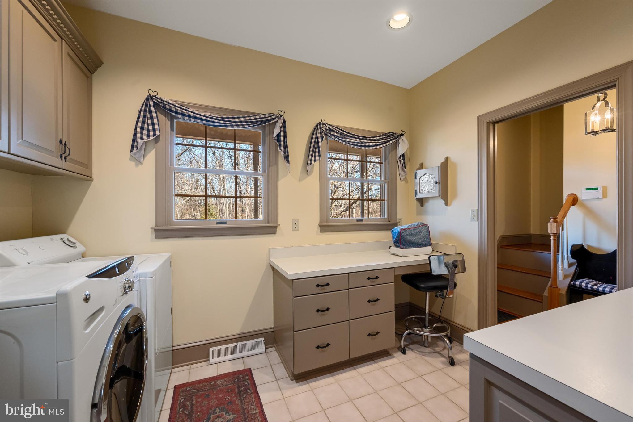 LONGVIEW ACRES - Residential