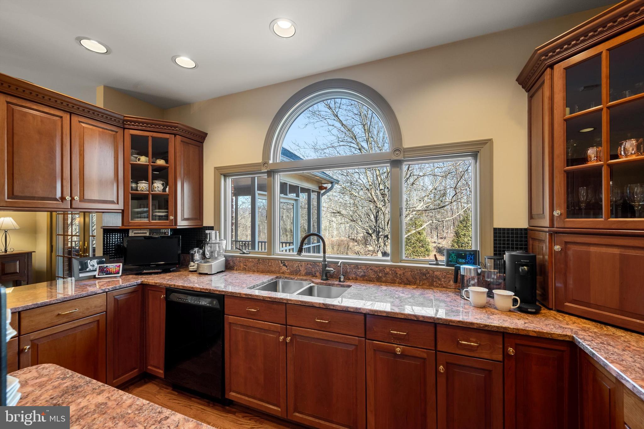 LONGVIEW ACRES - Residential