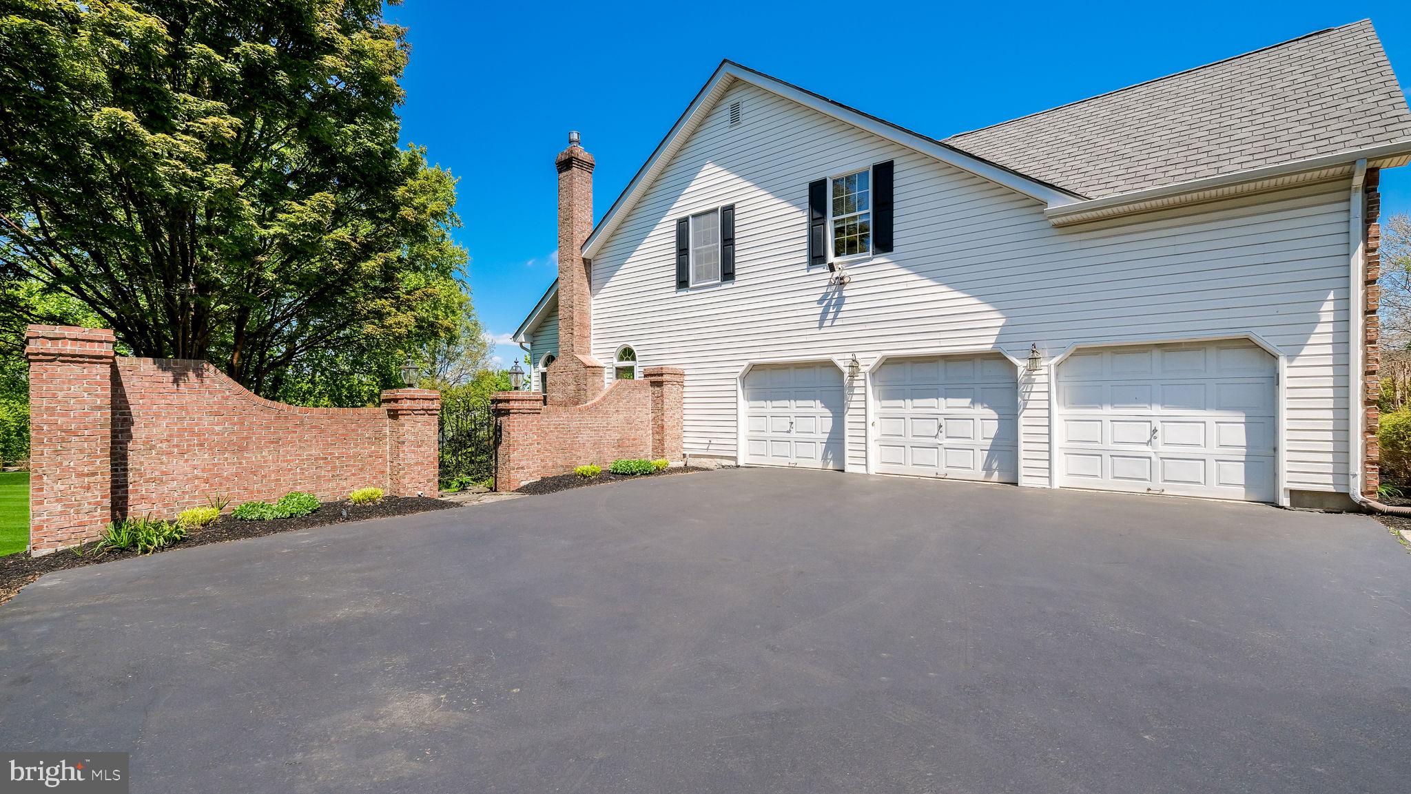 BUCKINGHAM WOODS - Residential