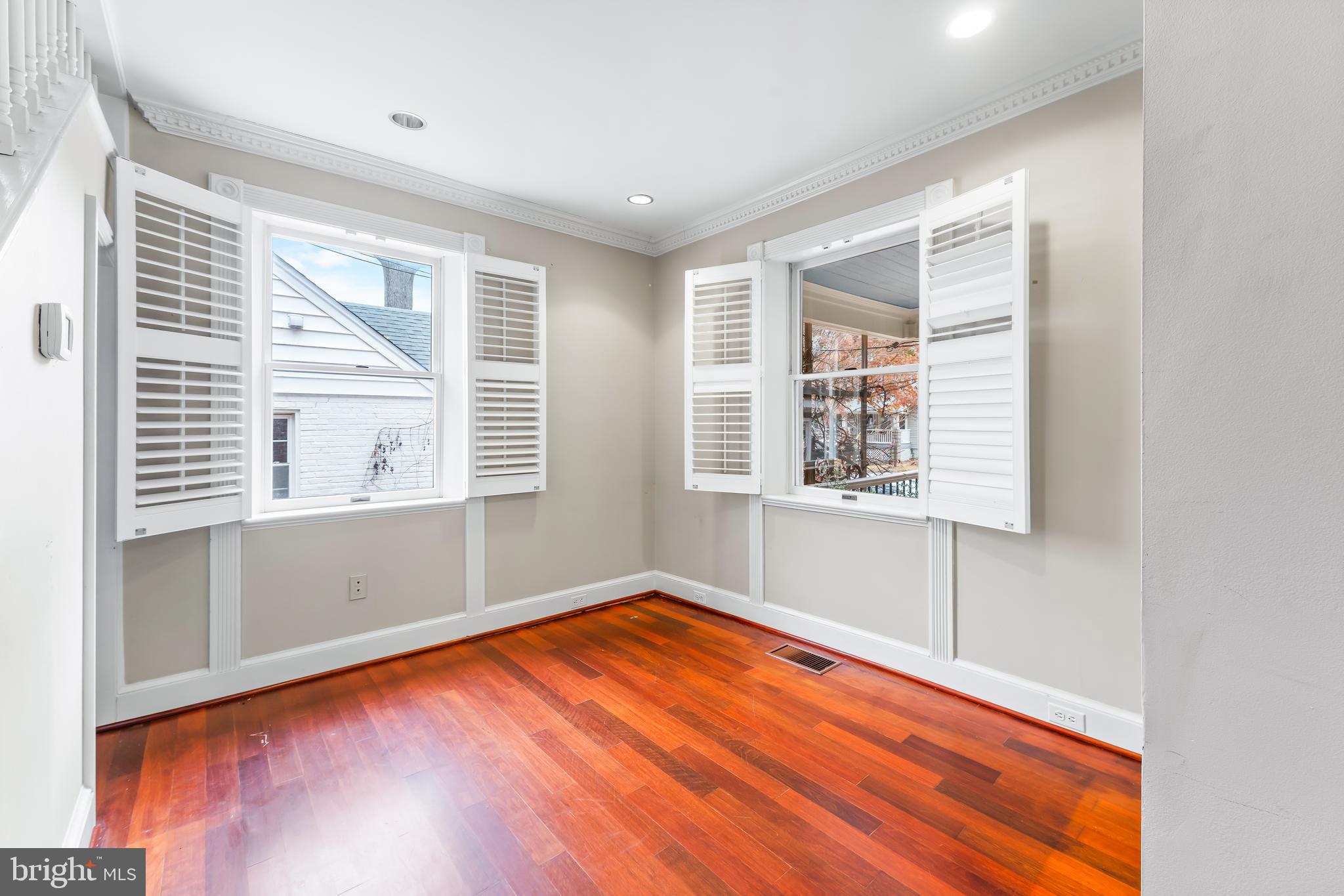 HYATTSVILLE HILLS - Residential