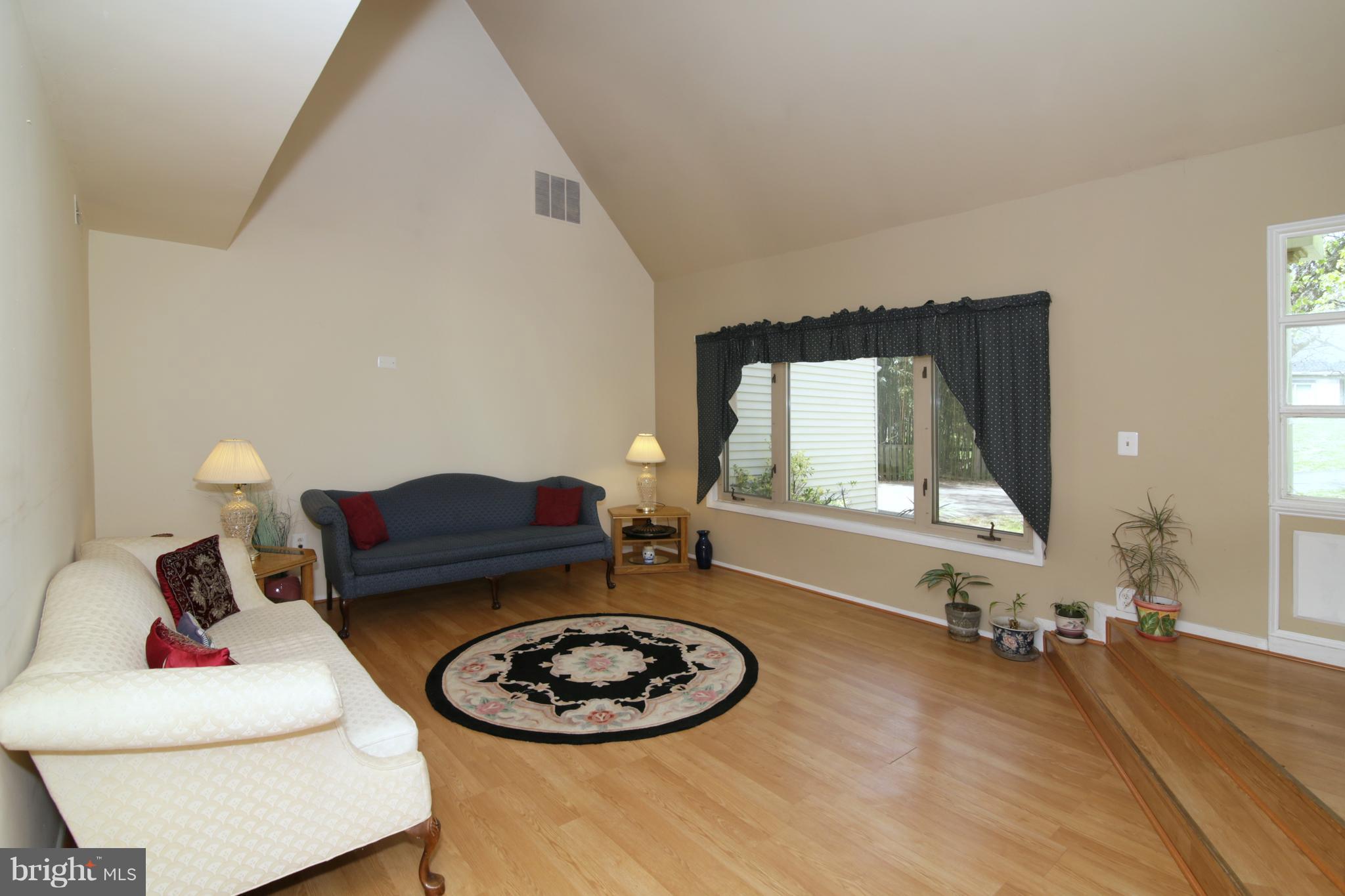 LAKEWOOD HILLS - Residential