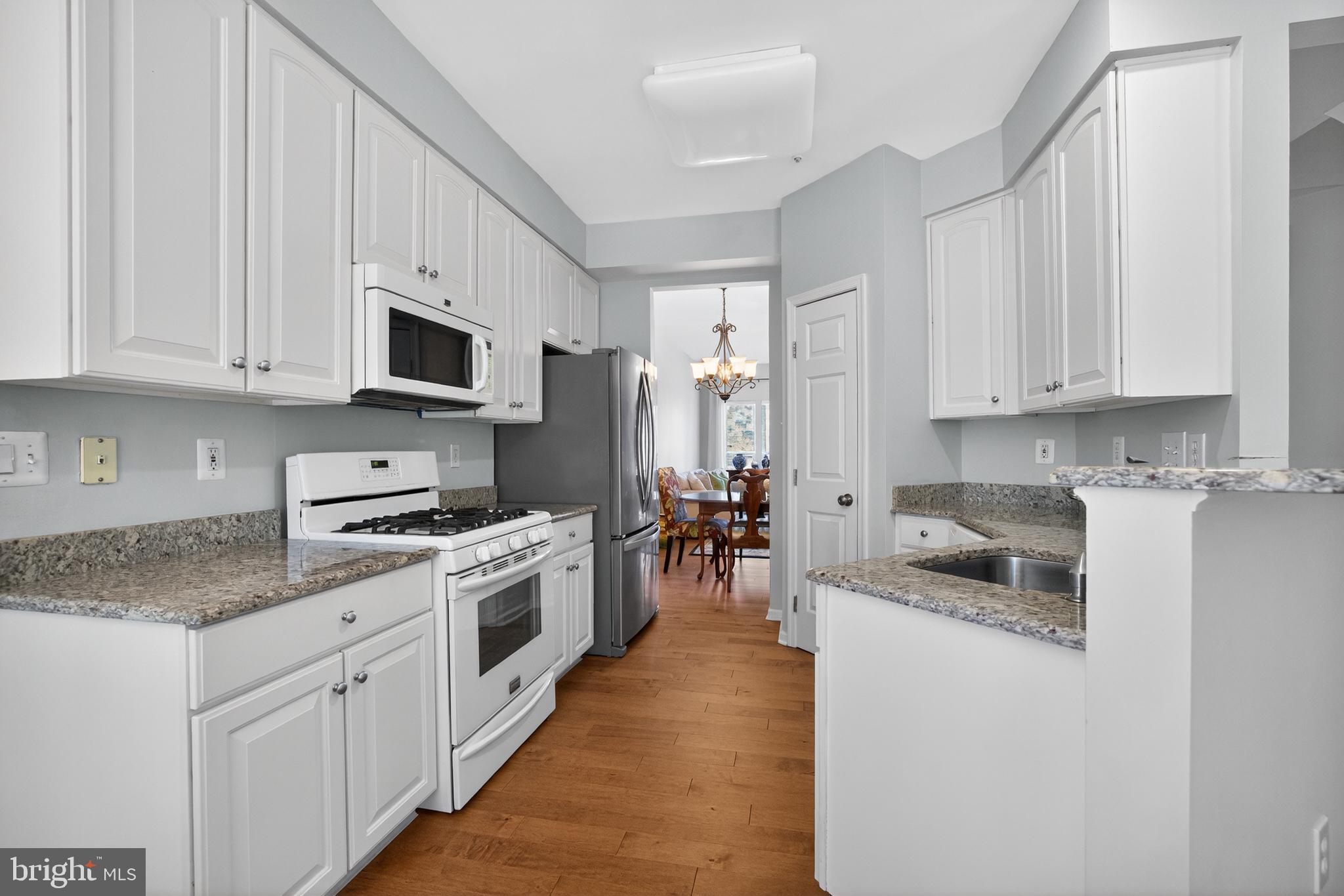 4488 HONEYSUCKLE LANE