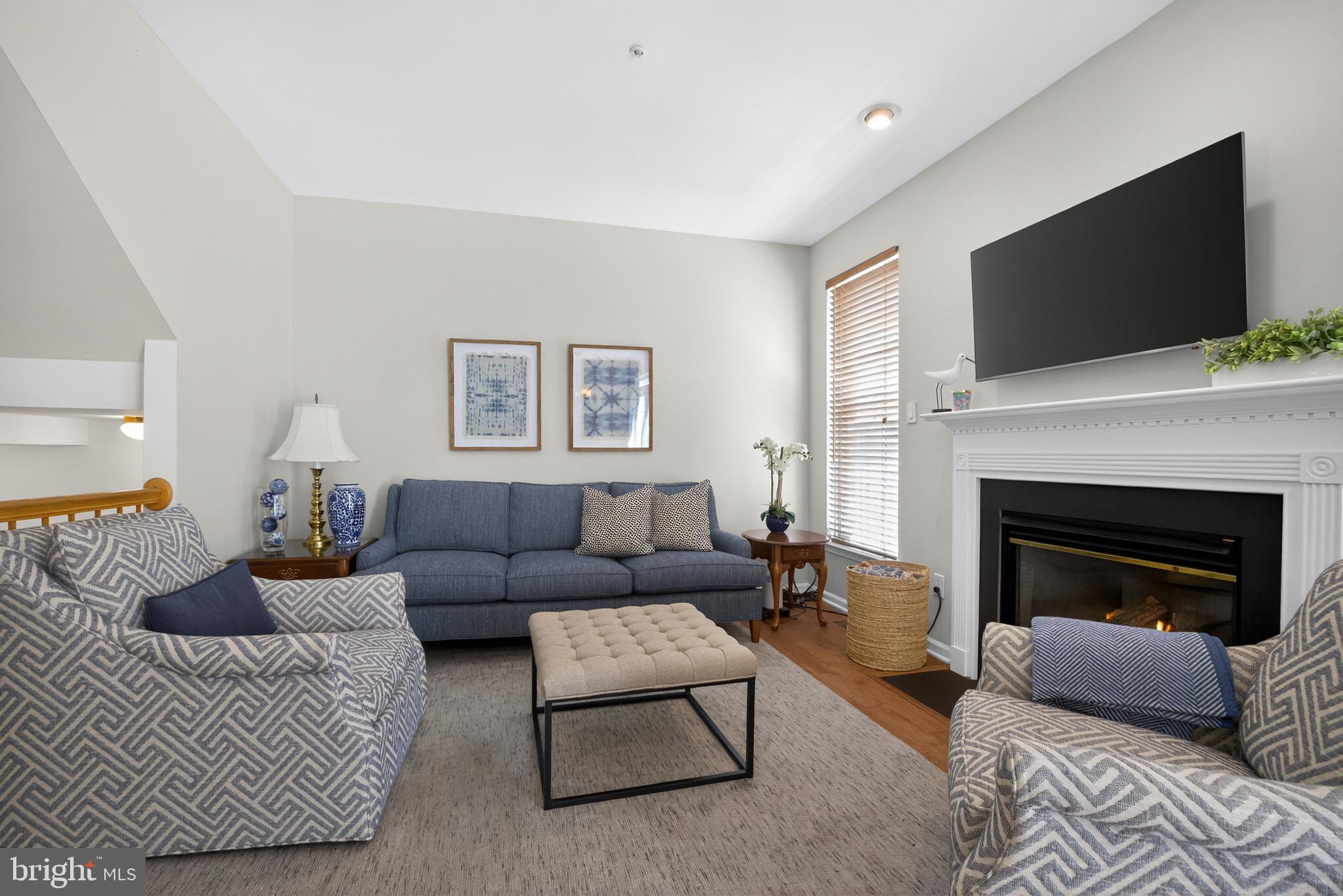 4488 HONEYSUCKLE LANE