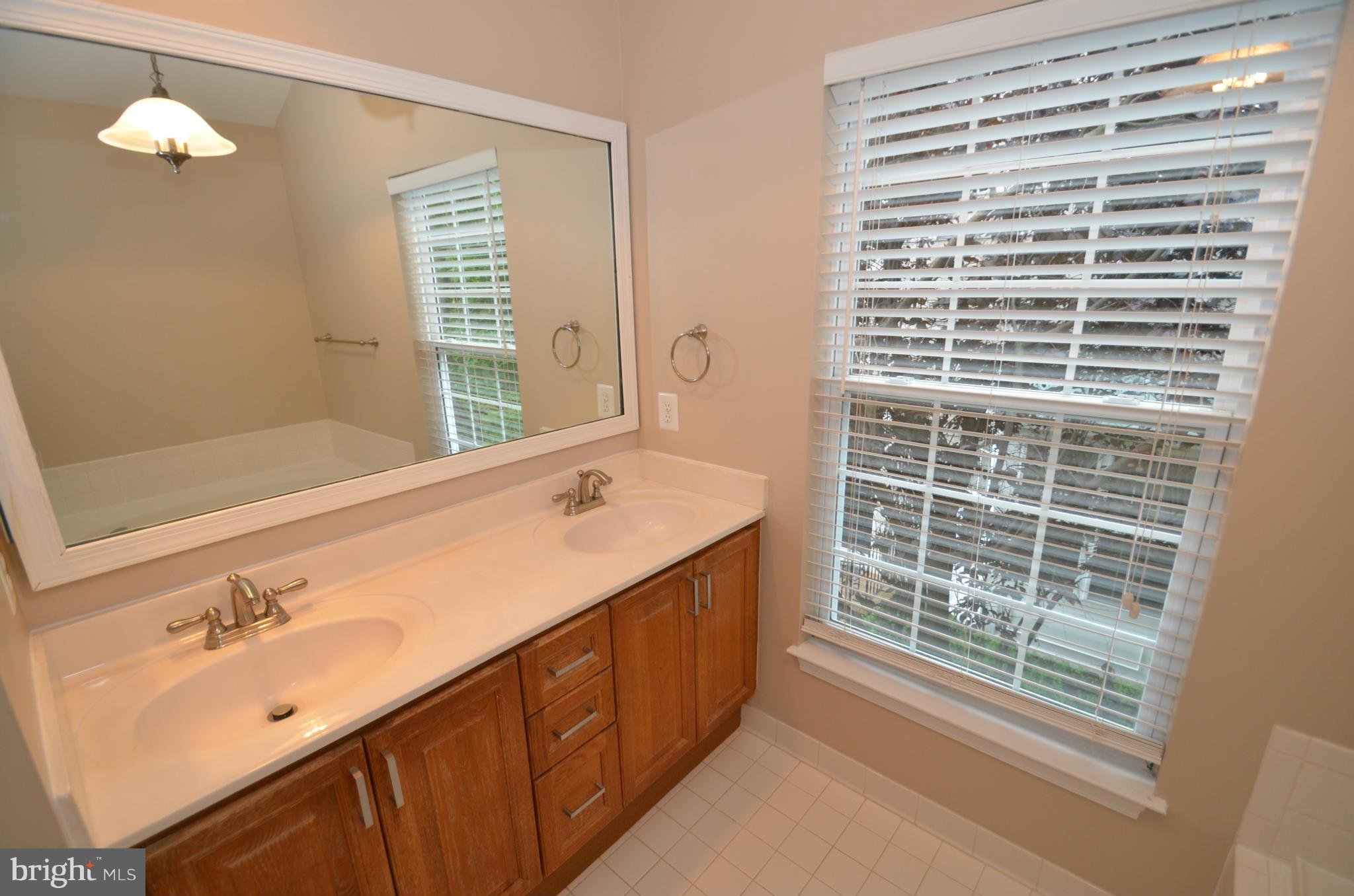 KINGSTOWNE - Residential