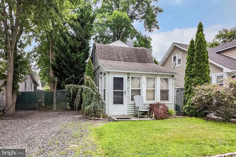 Homes For Sale - 36 W Point Pleasant Avenue<br/> OCEAN GATE, NJ 08740