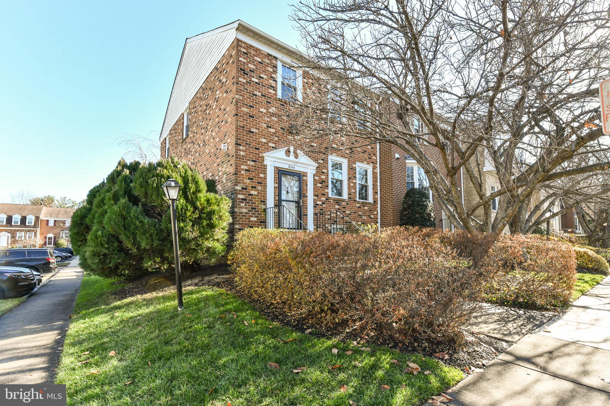 OAKTON VILLAGE - Residential Lease