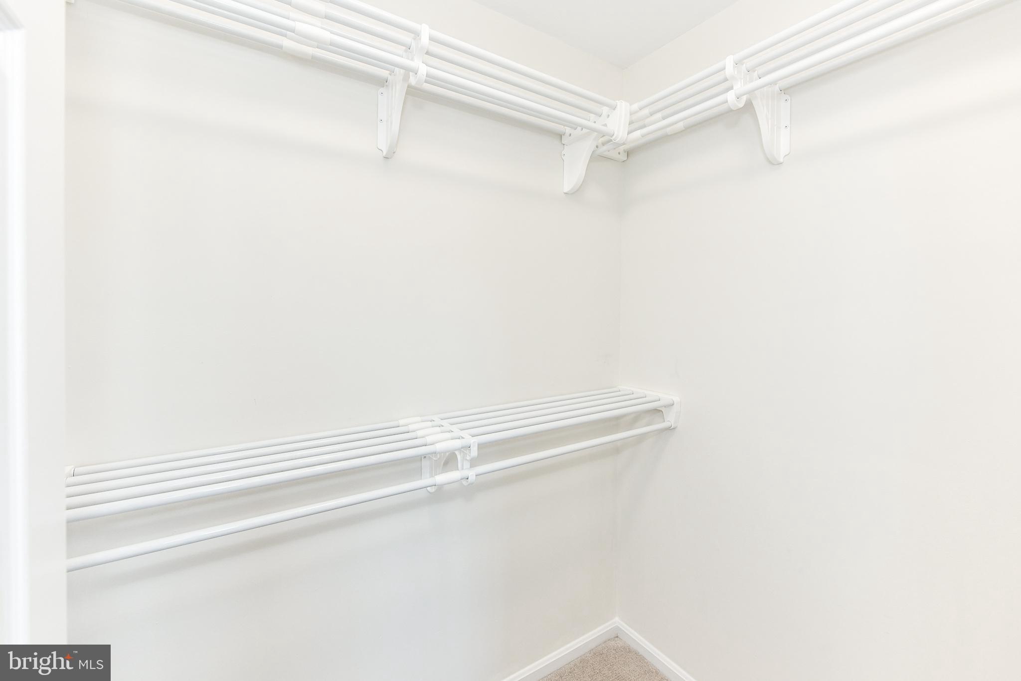 OAKTON VILLAGE - Residential Lease