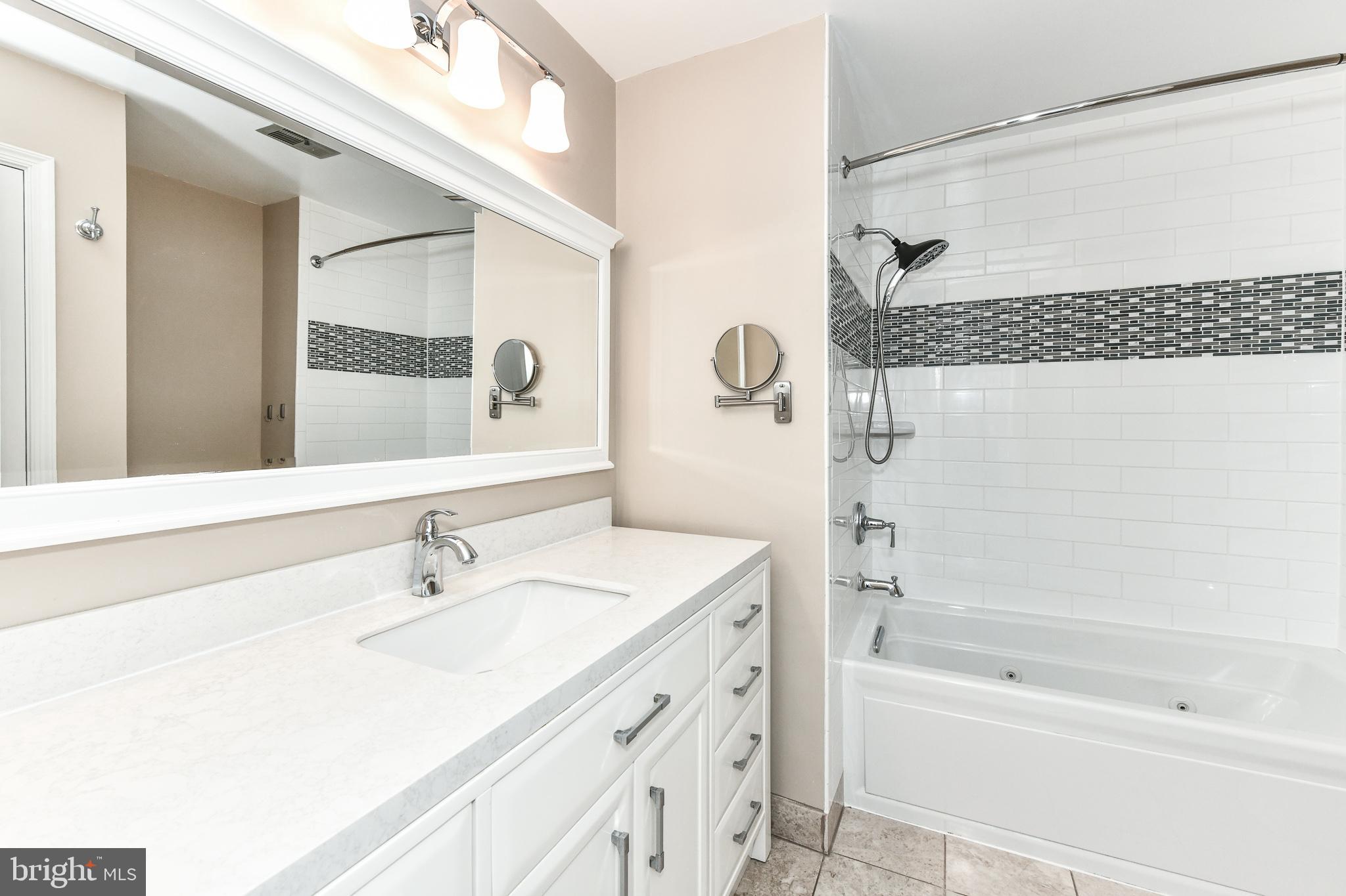 OAKTON VILLAGE - Residential Lease