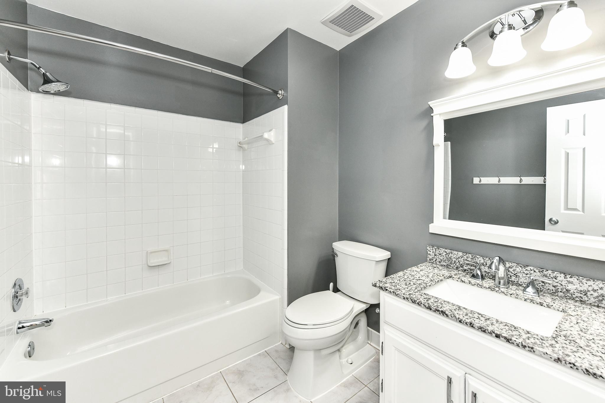 OAKTON VILLAGE - Residential Lease