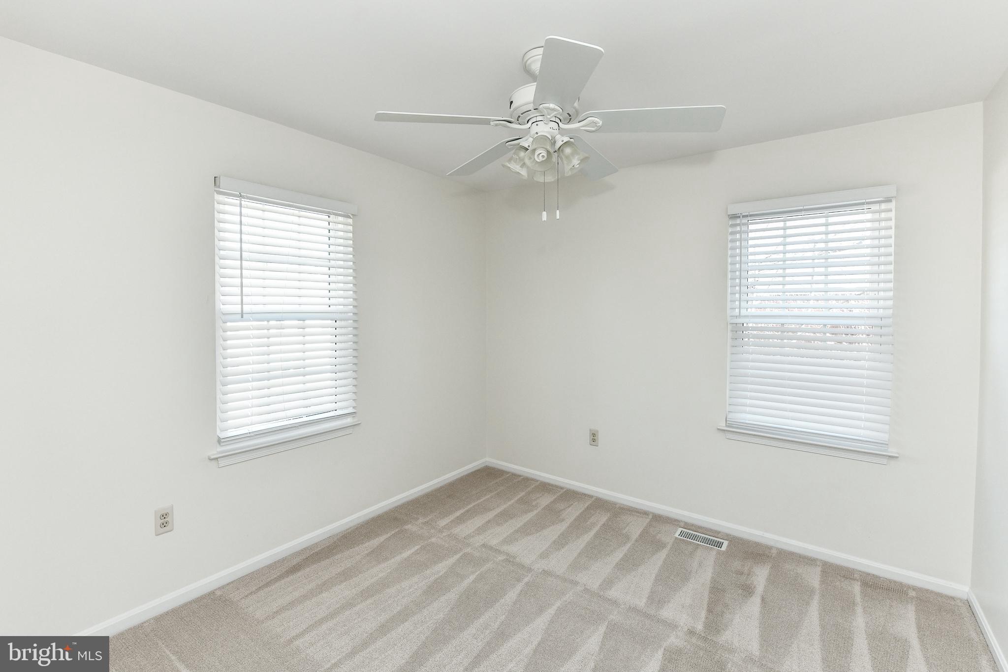 OAKTON VILLAGE - Residential Lease