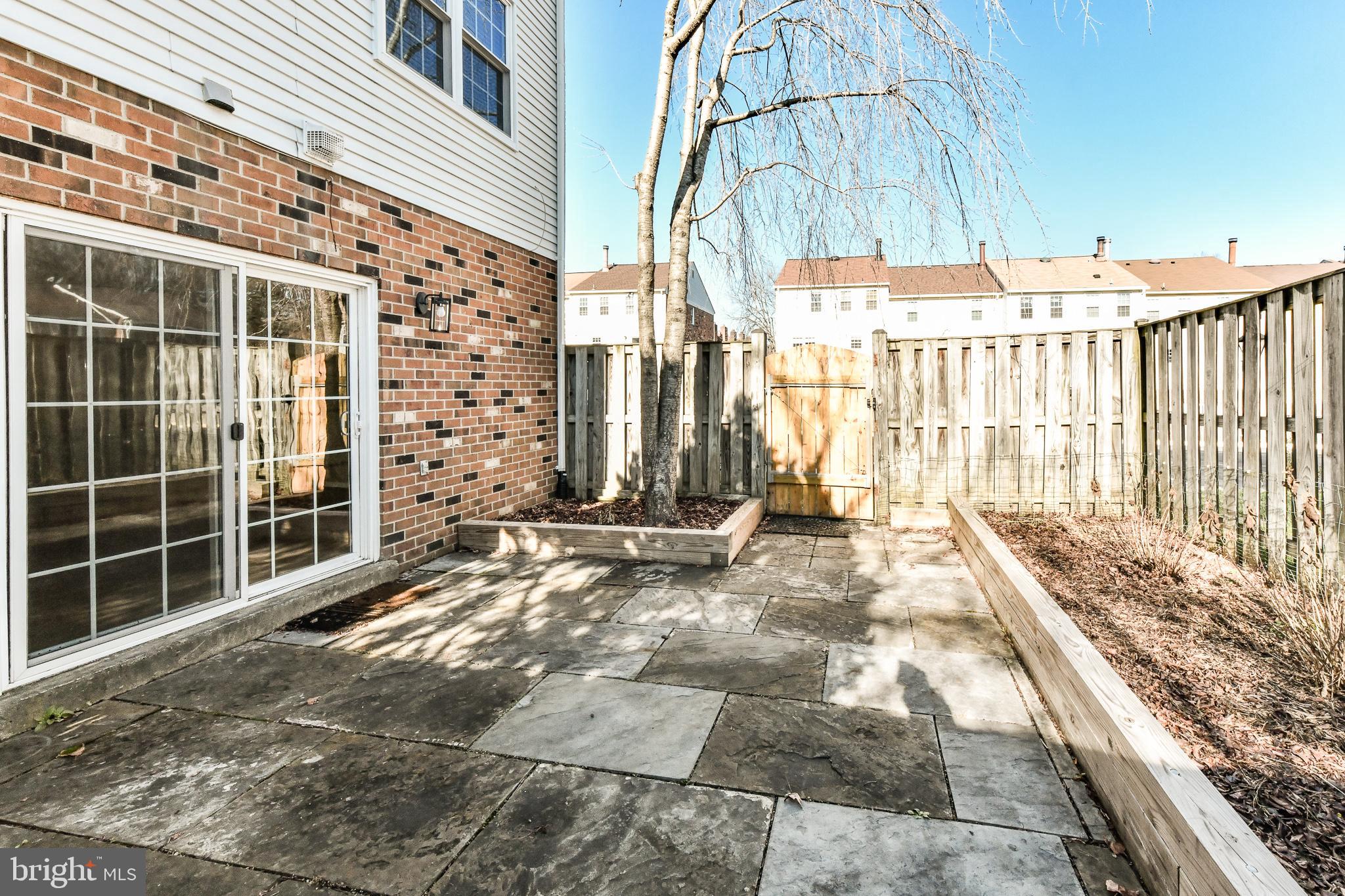 OAKTON VILLAGE - Residential Lease