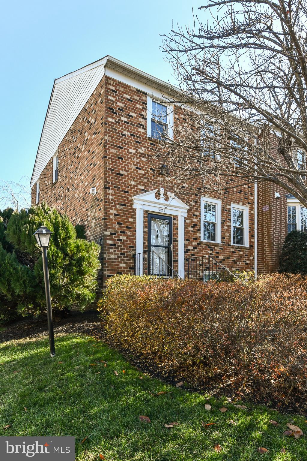 OAKTON VILLAGE - Residential Lease