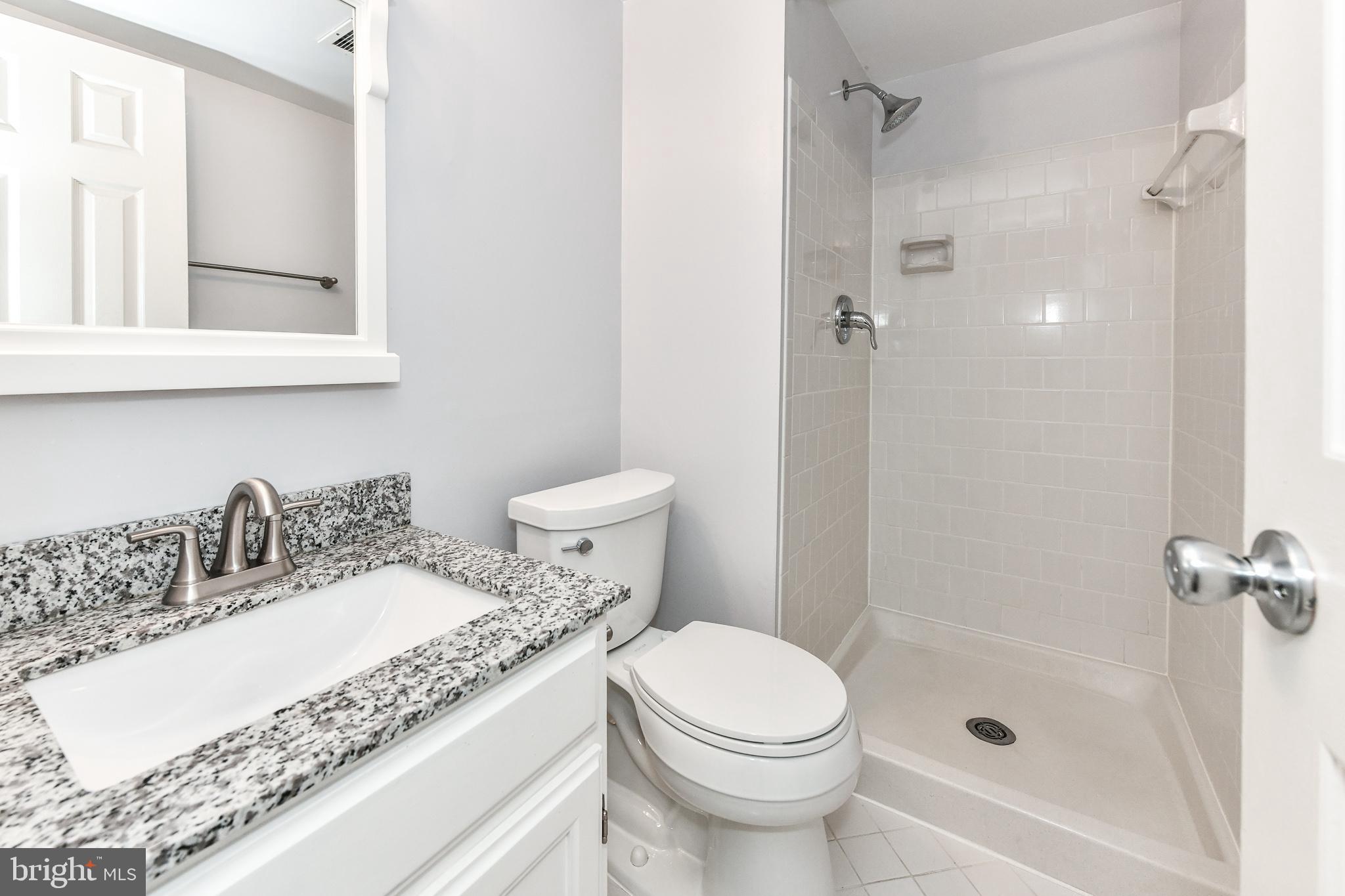 OAKTON VILLAGE - Residential Lease