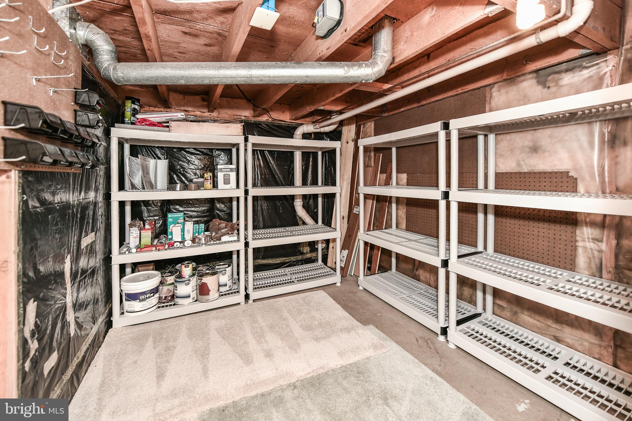 OAKTON VILLAGE - Residential Lease