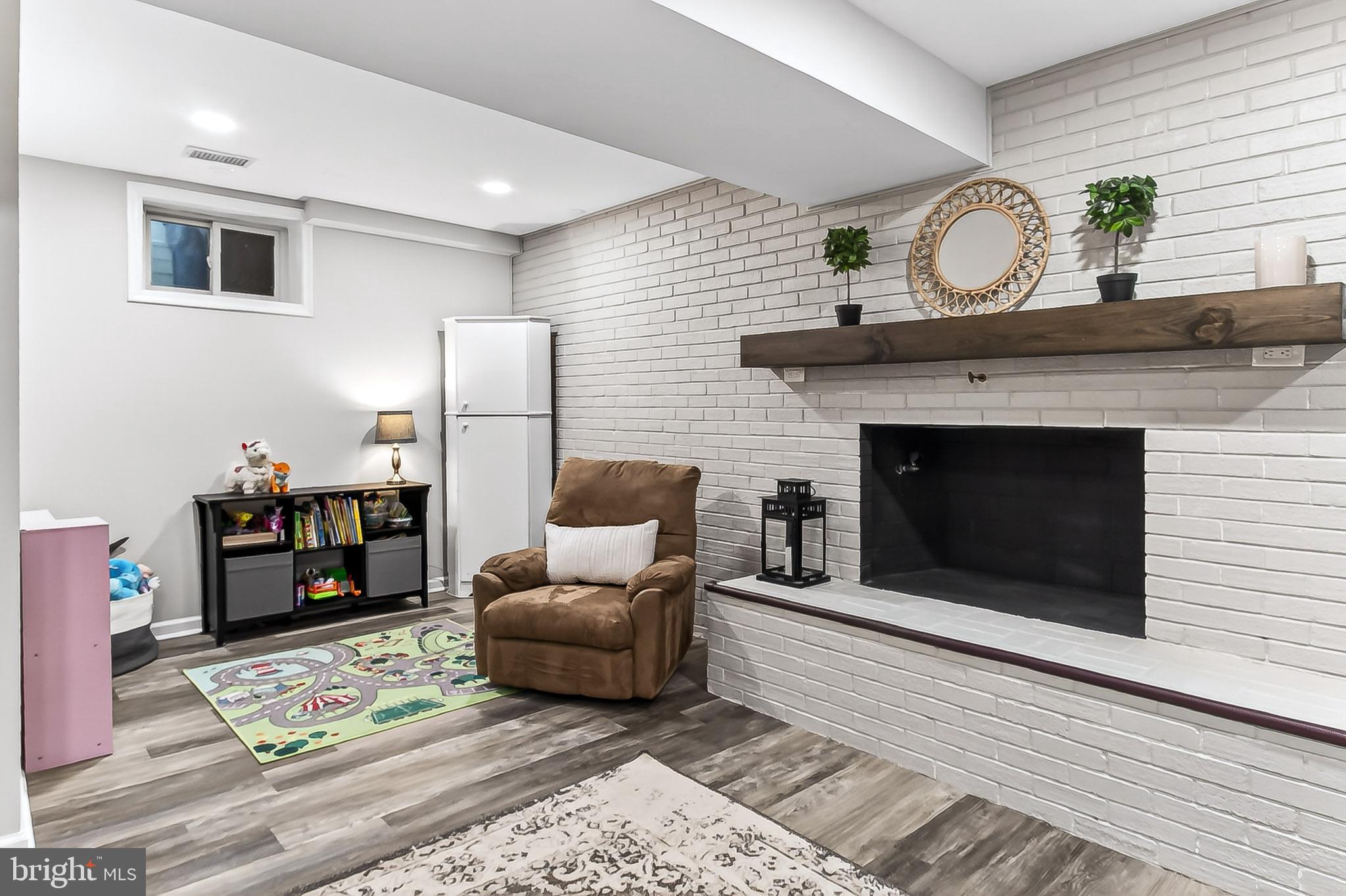 FAIRWOOD ACRES - Residential