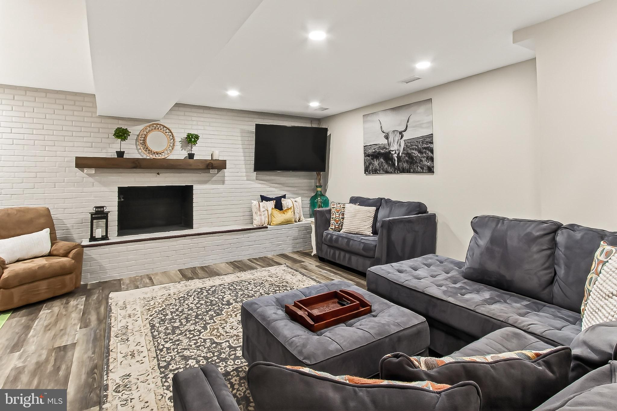 FAIRWOOD ACRES - Residential