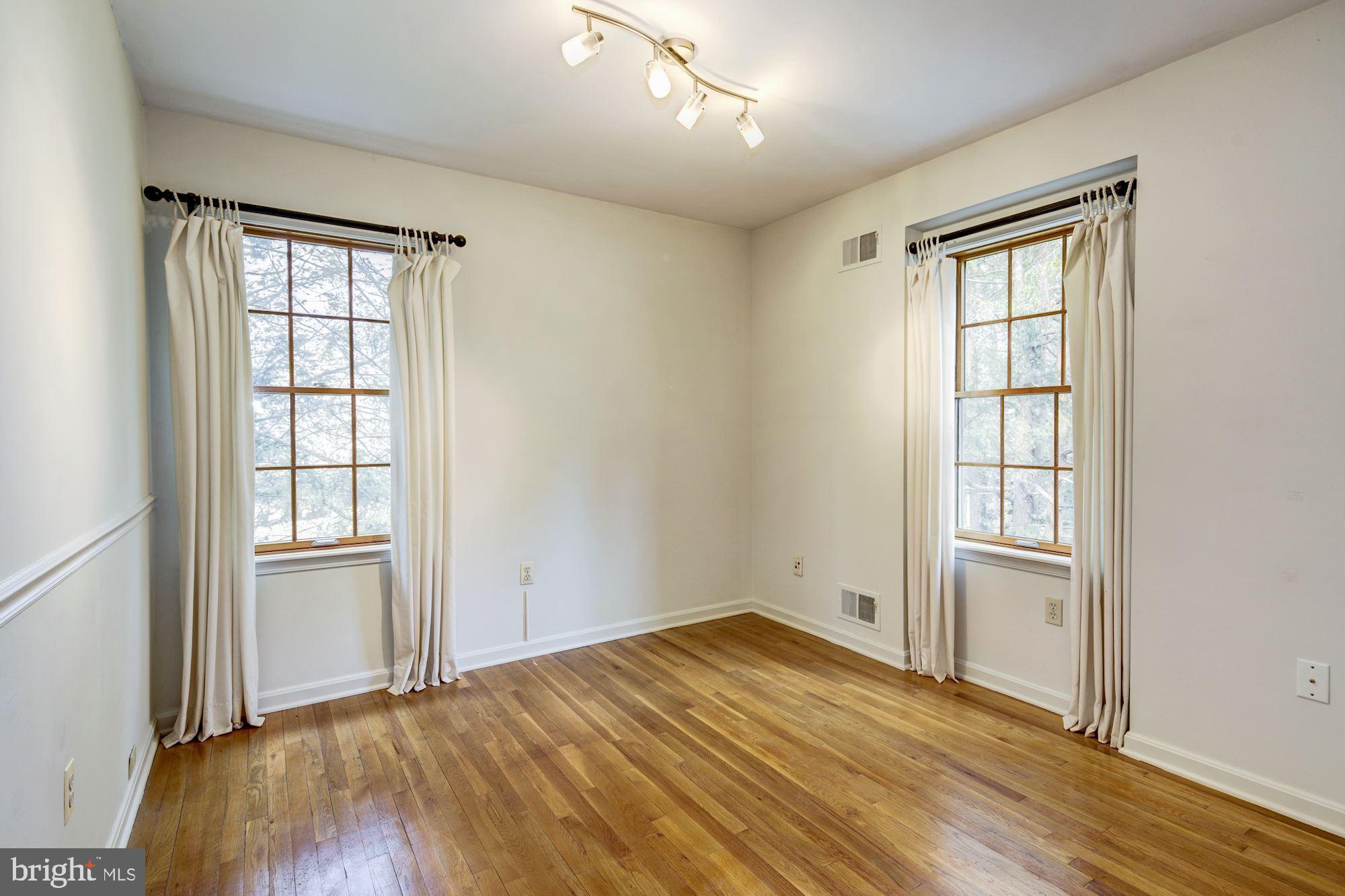 VILLAGE OF OAKLAND MILLS - Residential