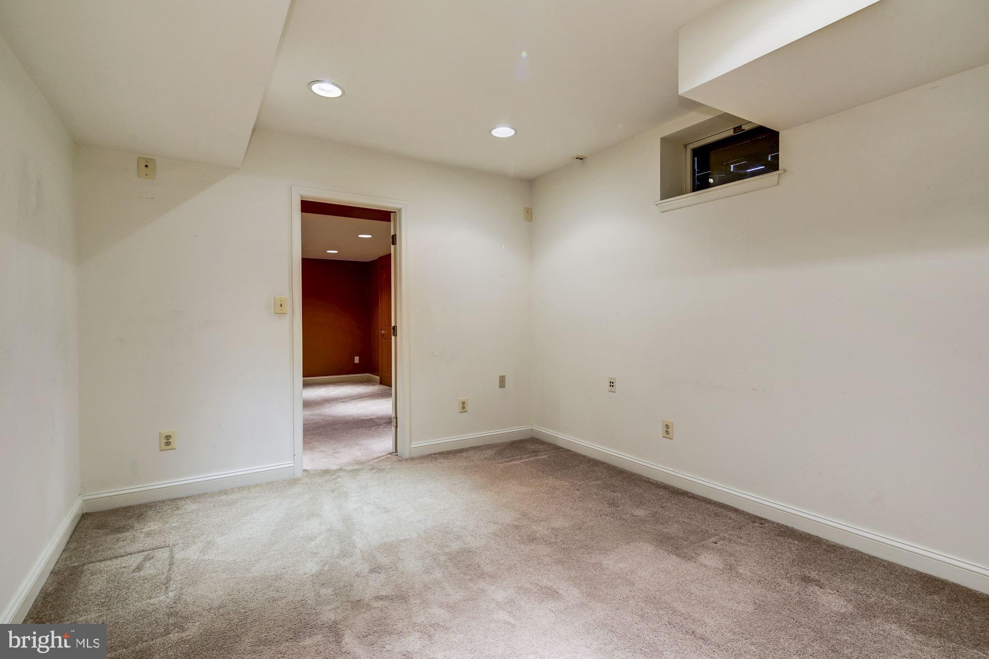 VILLAGE OF OAKLAND MILLS - Residential