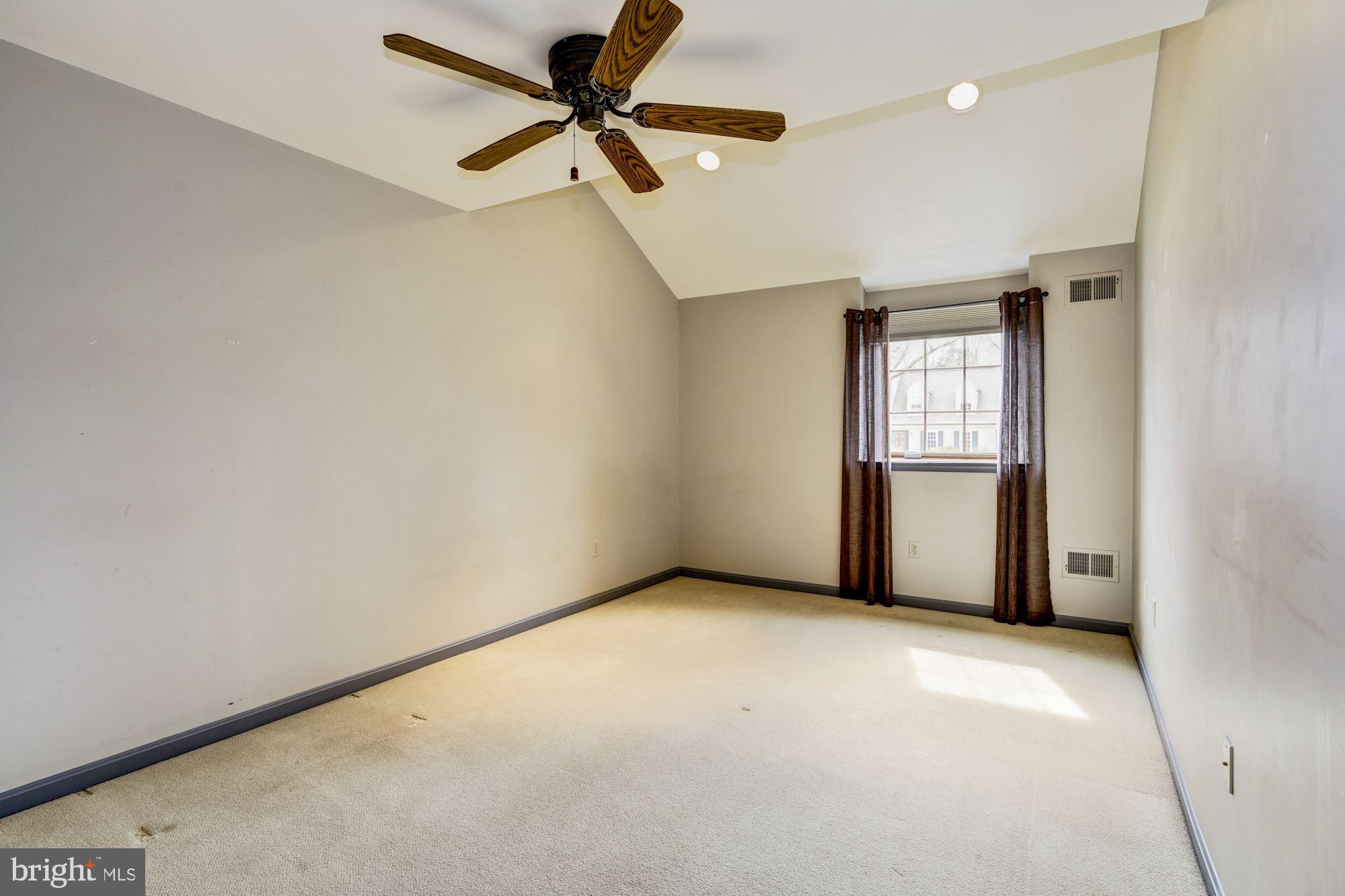 VILLAGE OF OAKLAND MILLS - Residential