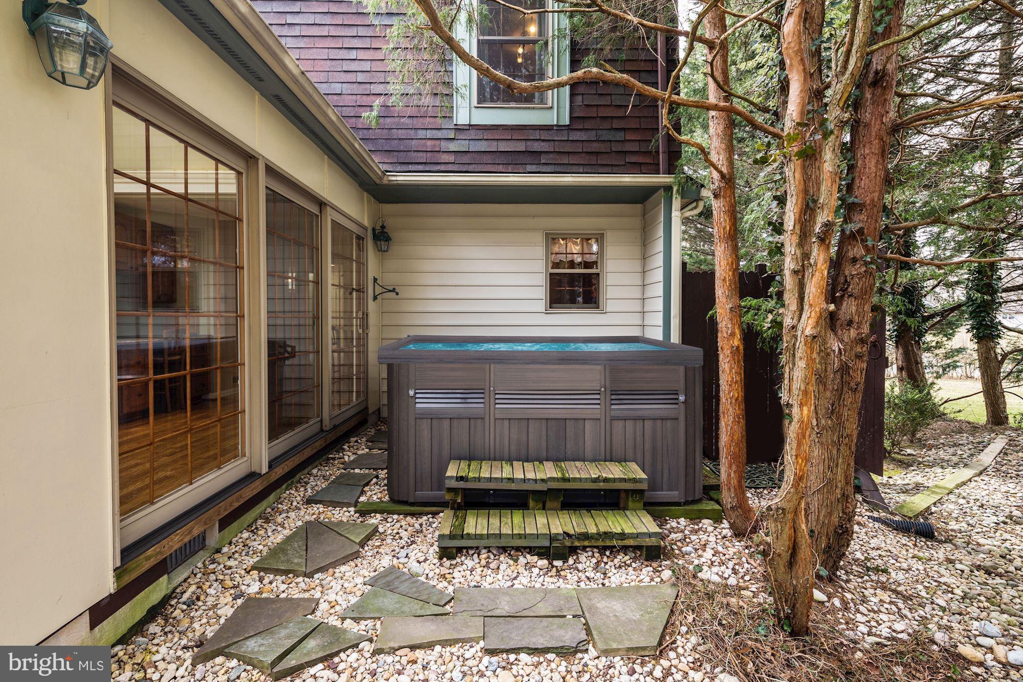 VILLAGE OF OAKLAND MILLS - Residential