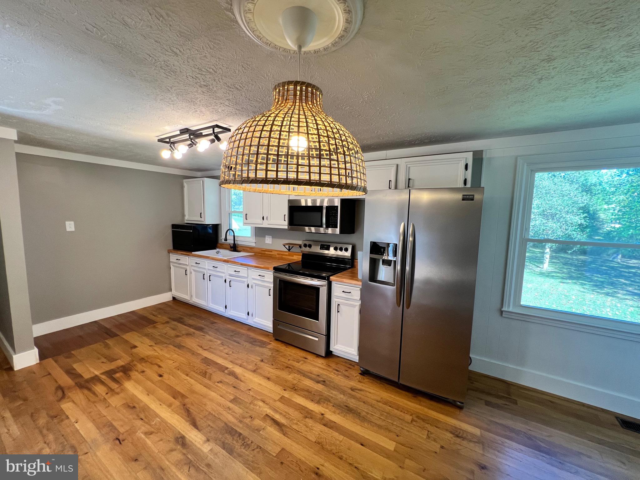 CHESAPEAKE COVE ESTATES - Residential Lease