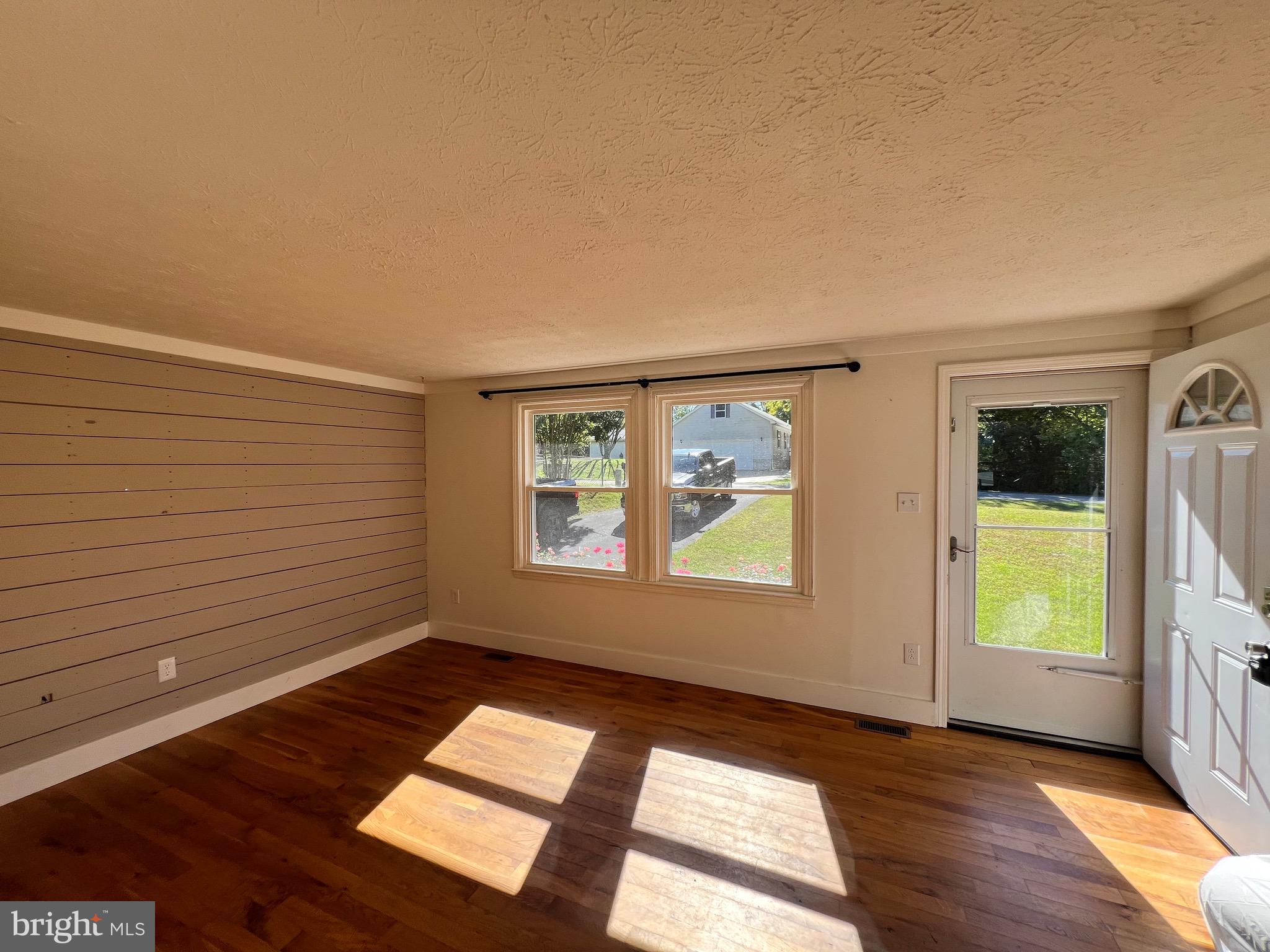 CHESAPEAKE COVE ESTATES - Residential Lease