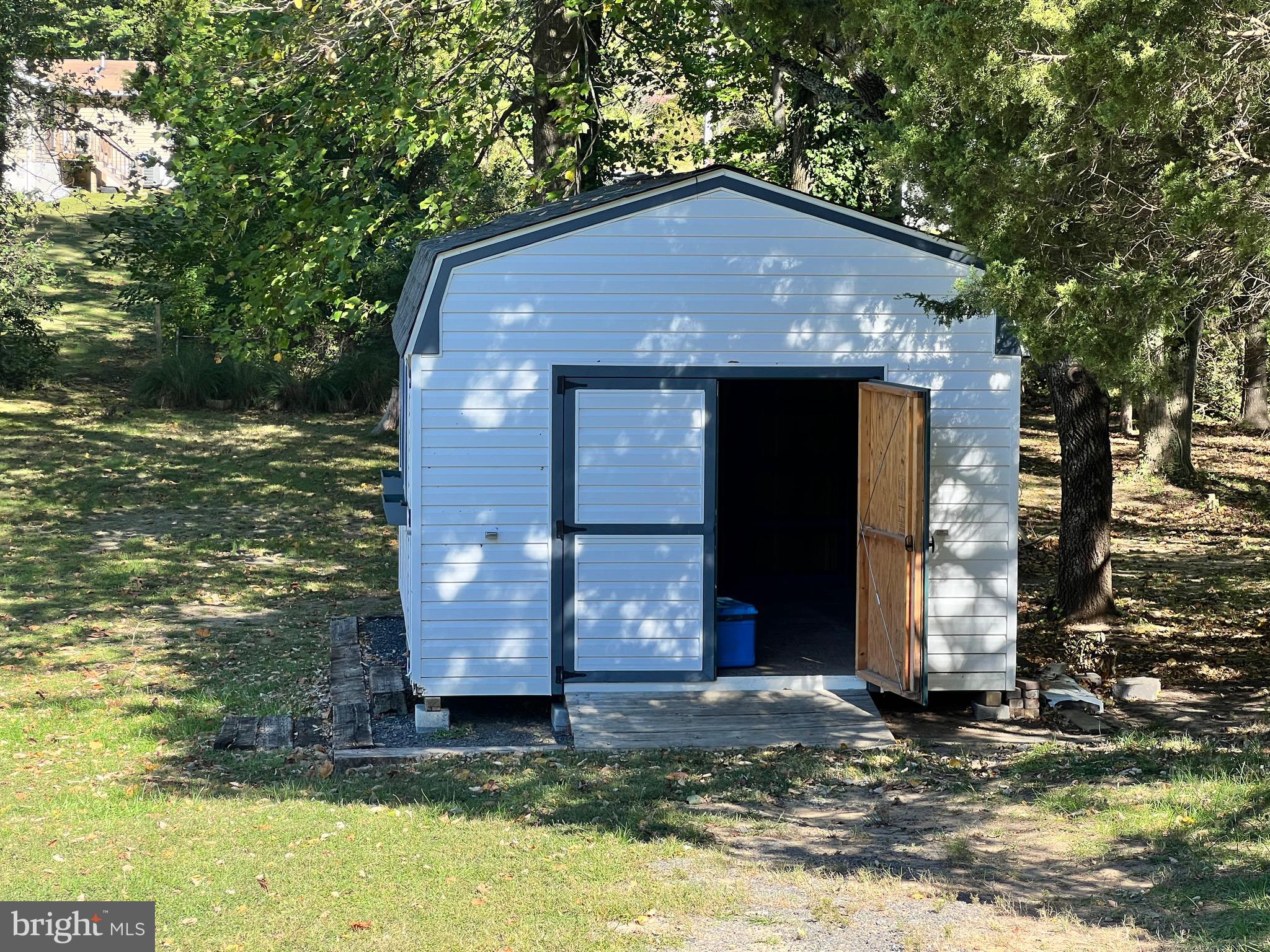 CHESAPEAKE COVE ESTATES - Residential Lease