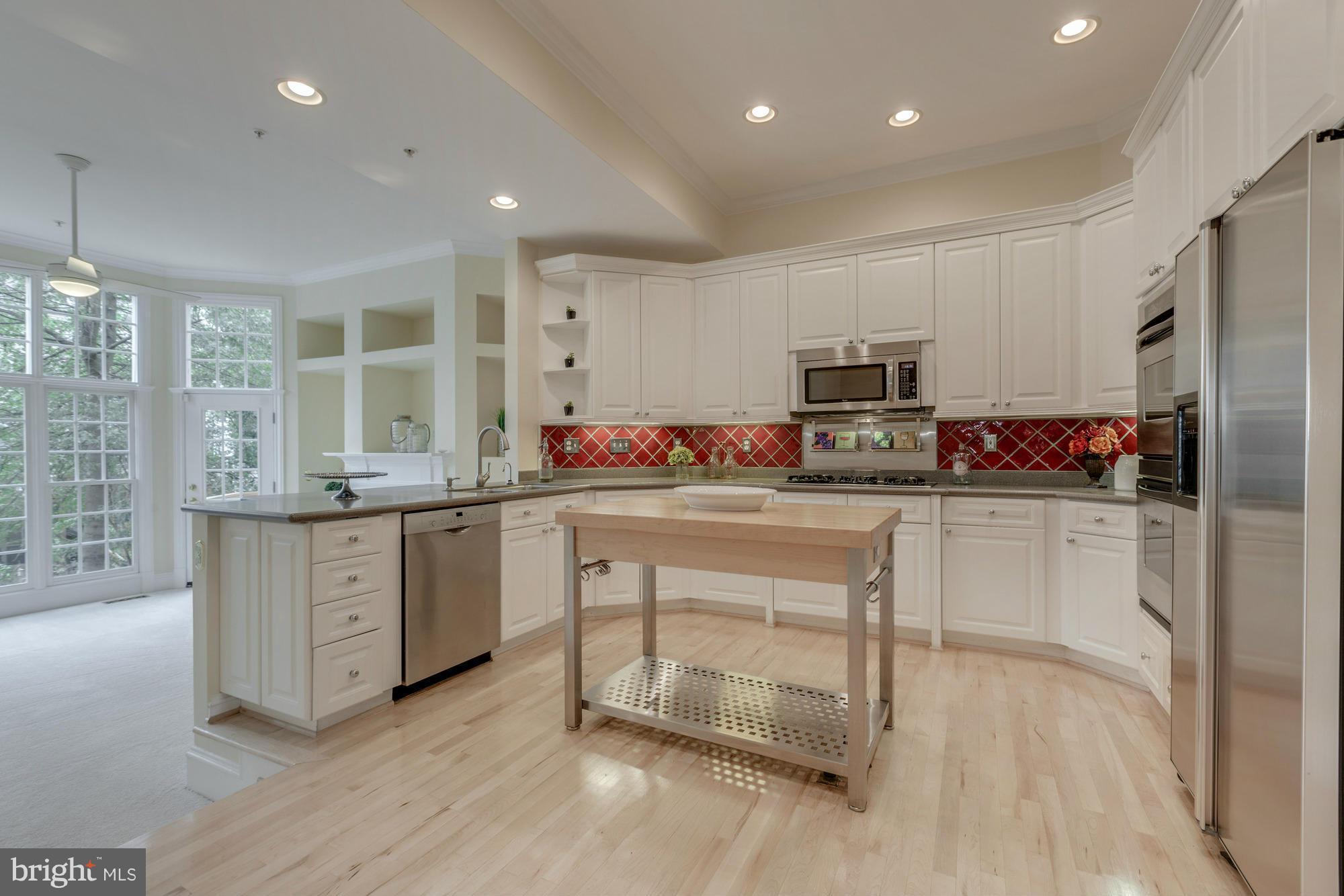 CAMERON STATION - Residential