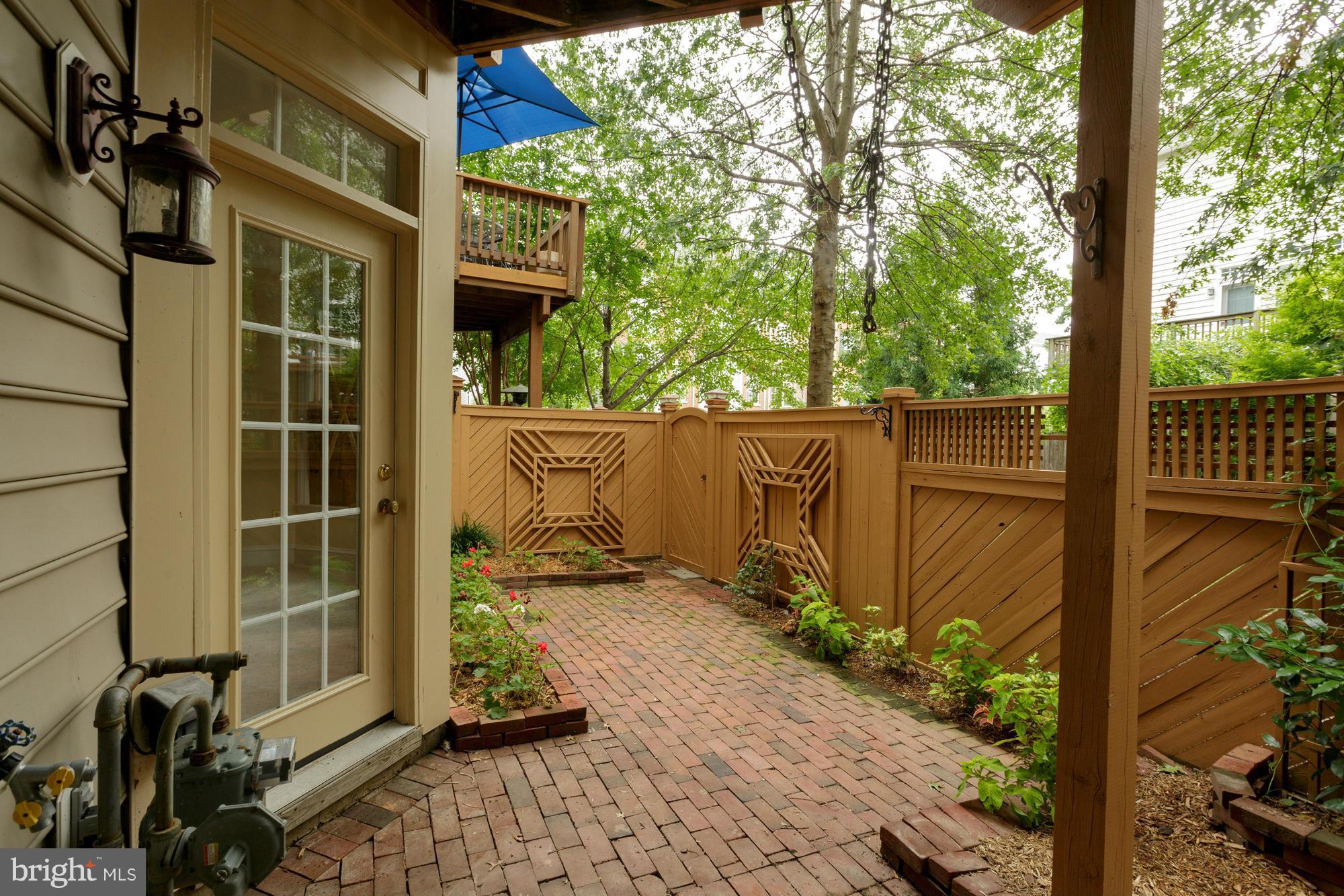 CAMERON STATION - Residential