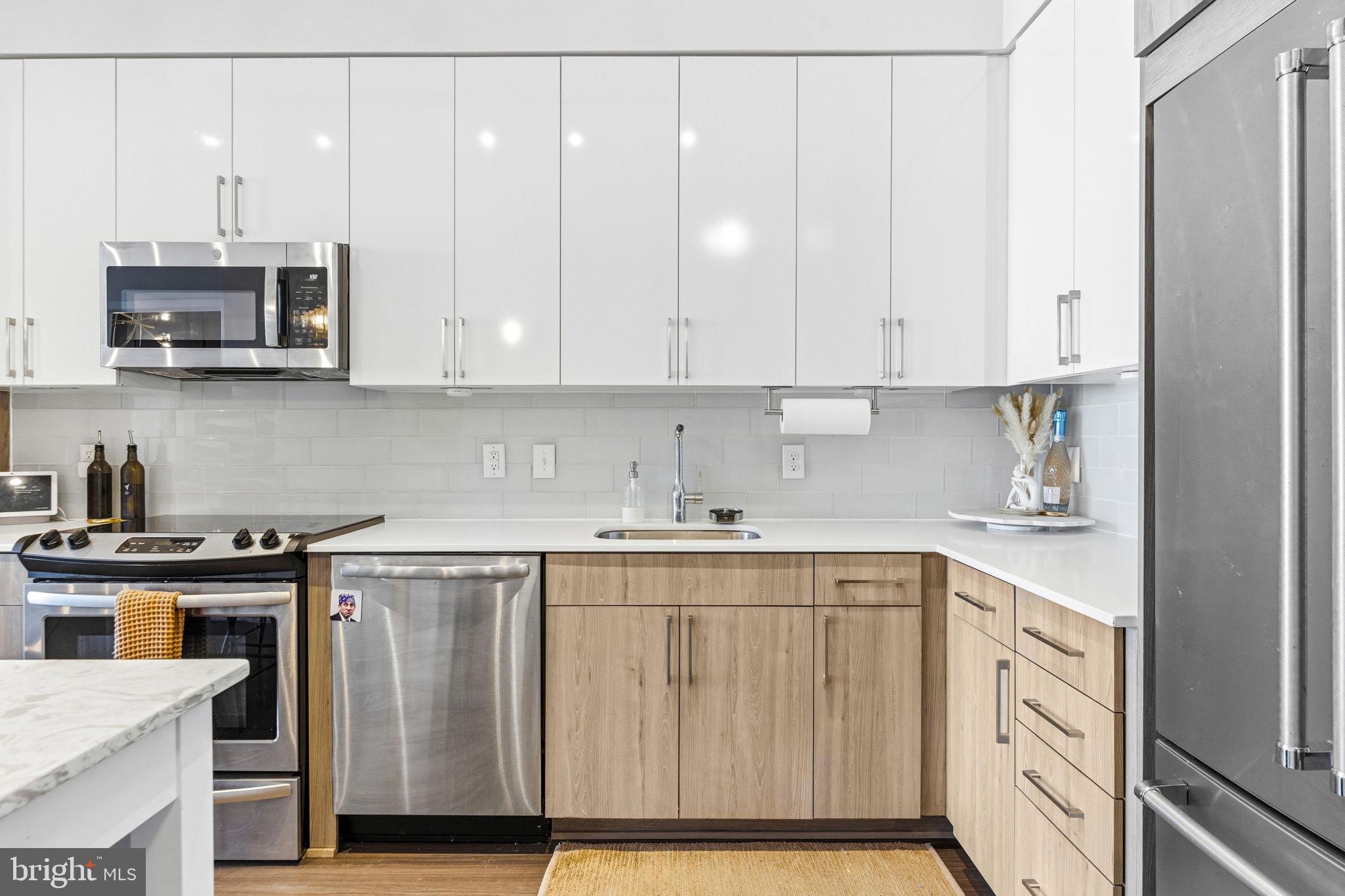 145 RIVERHAVEN DRIVE 557