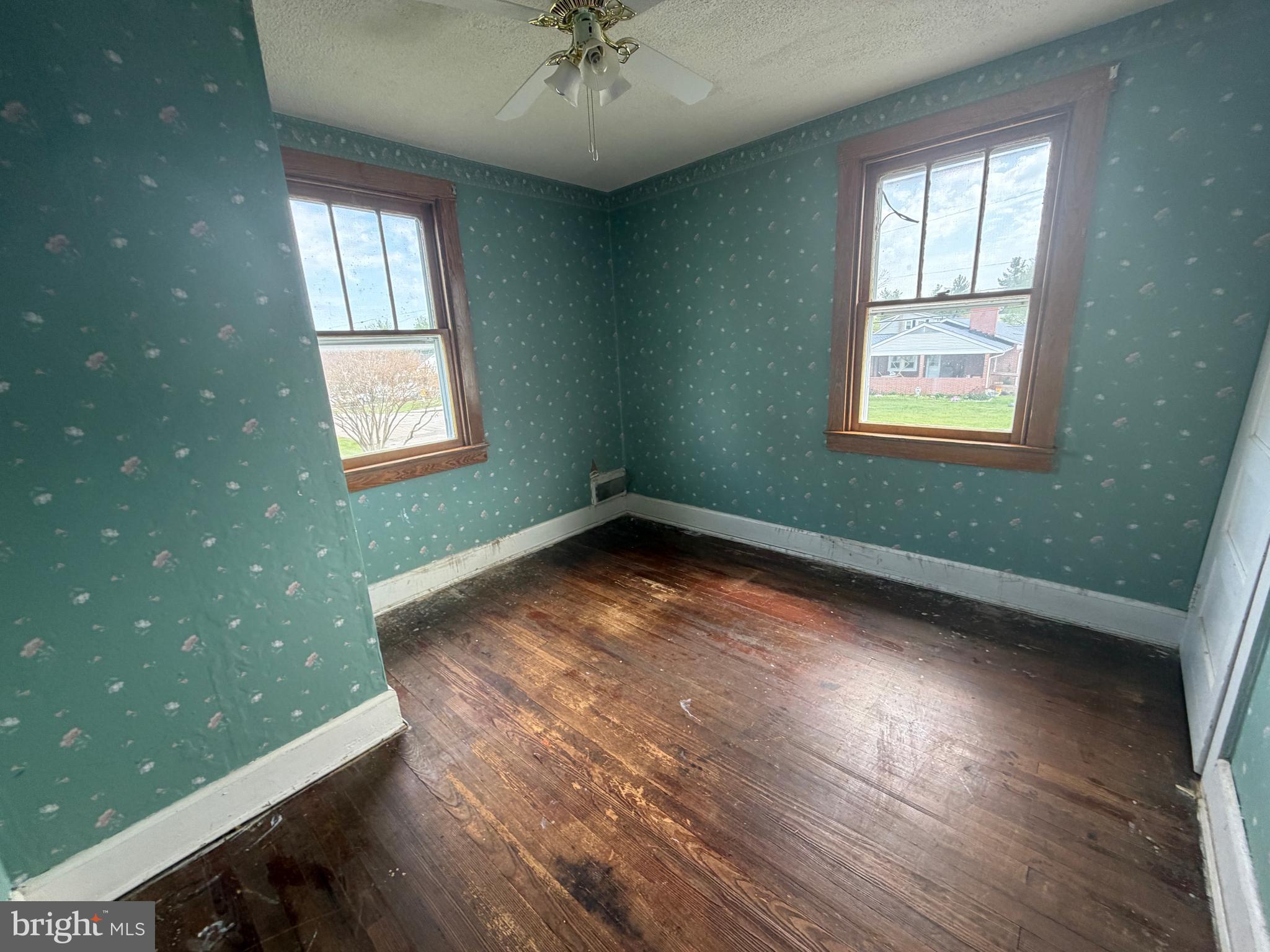 ARUNDEL GARDENS - Residential