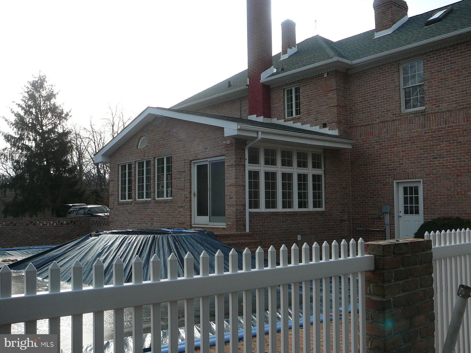 KINGSVILLE - Residential