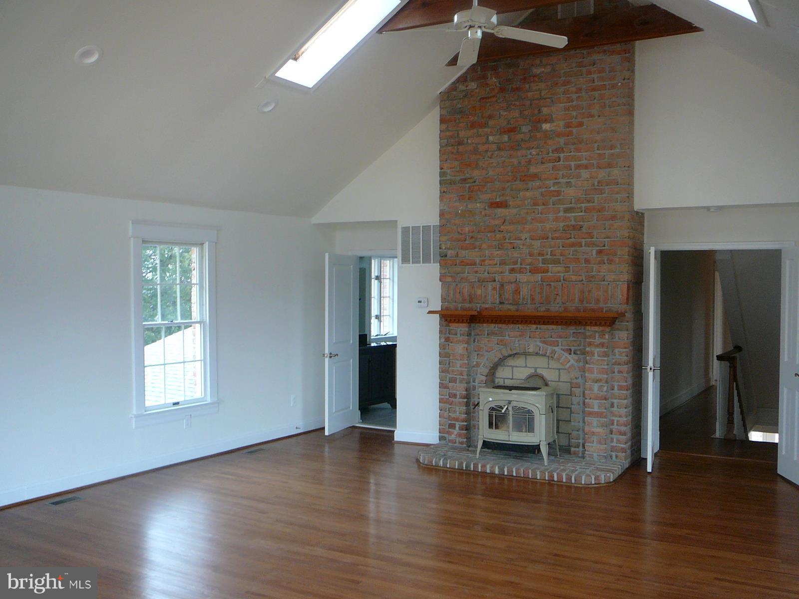 KINGSVILLE - Residential