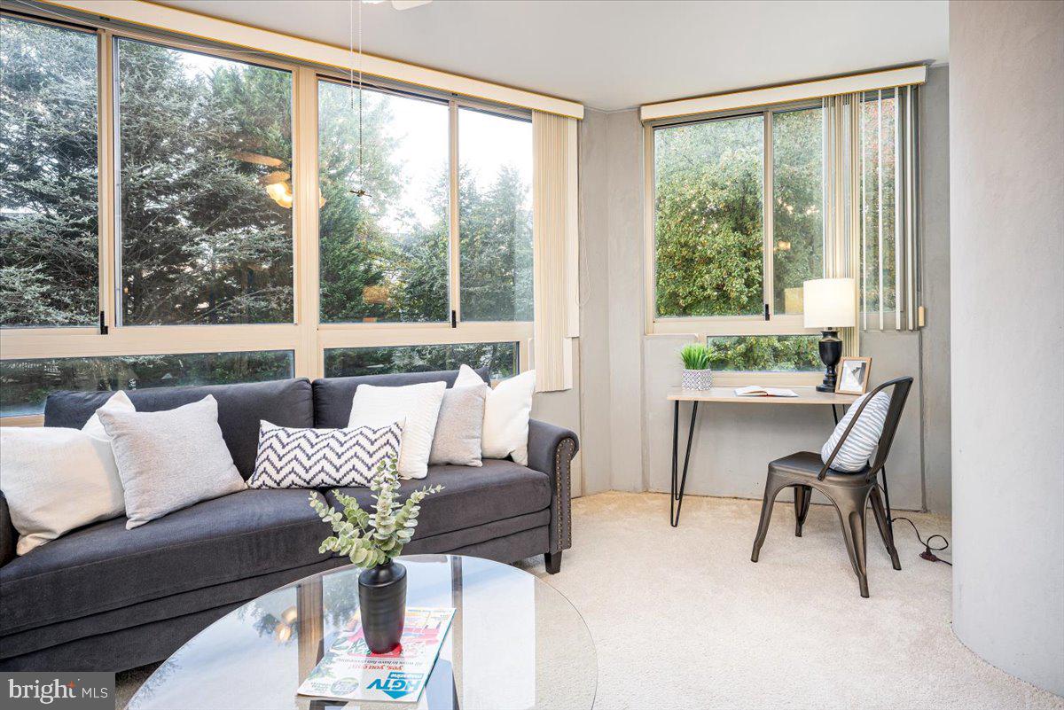 LEISURE WORLD - Residential